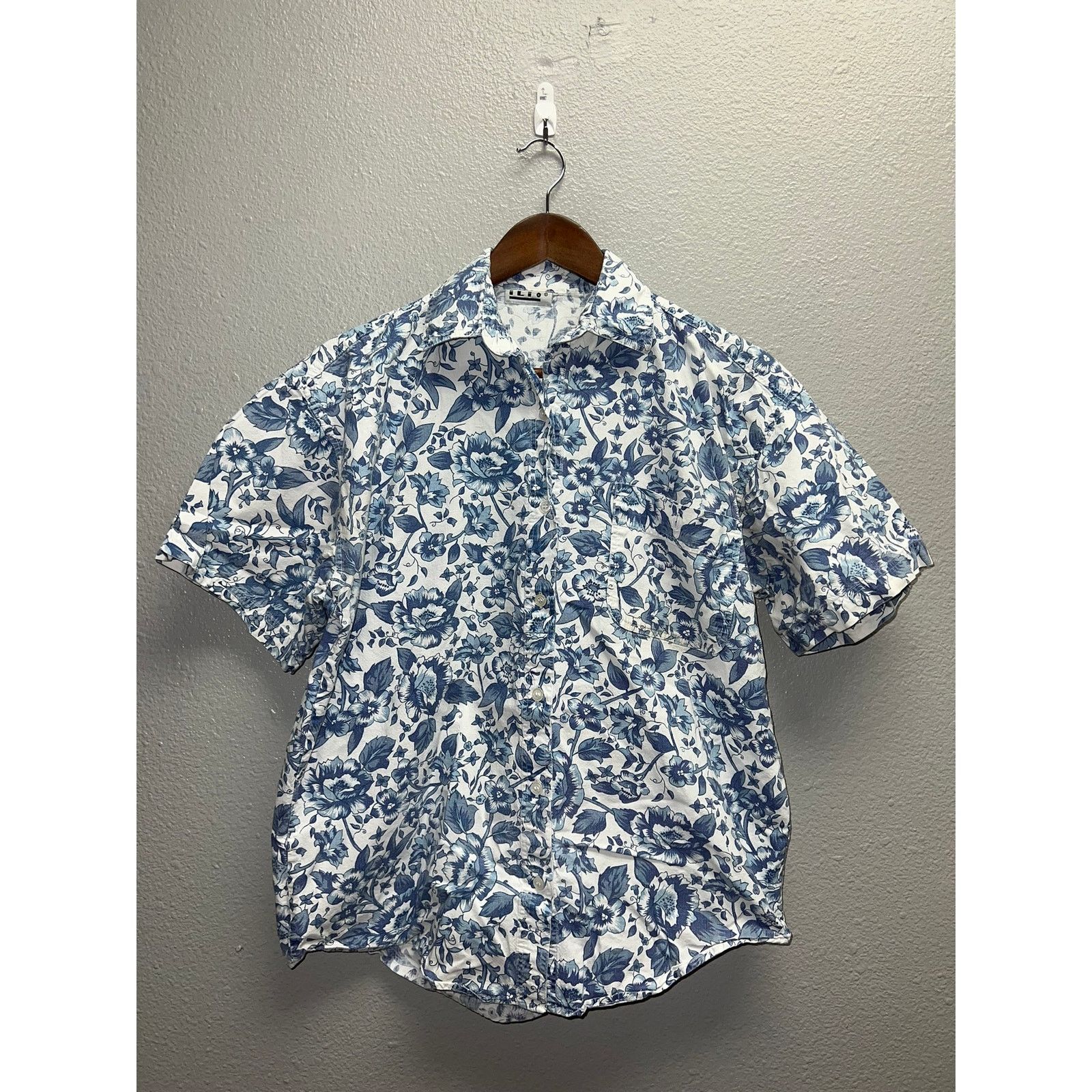Vintage Vintage Ilio Floral Button Up Shirt ilio White Blue 90s S Size US S / EU 44-46 / 1 - 1 Thumbnail