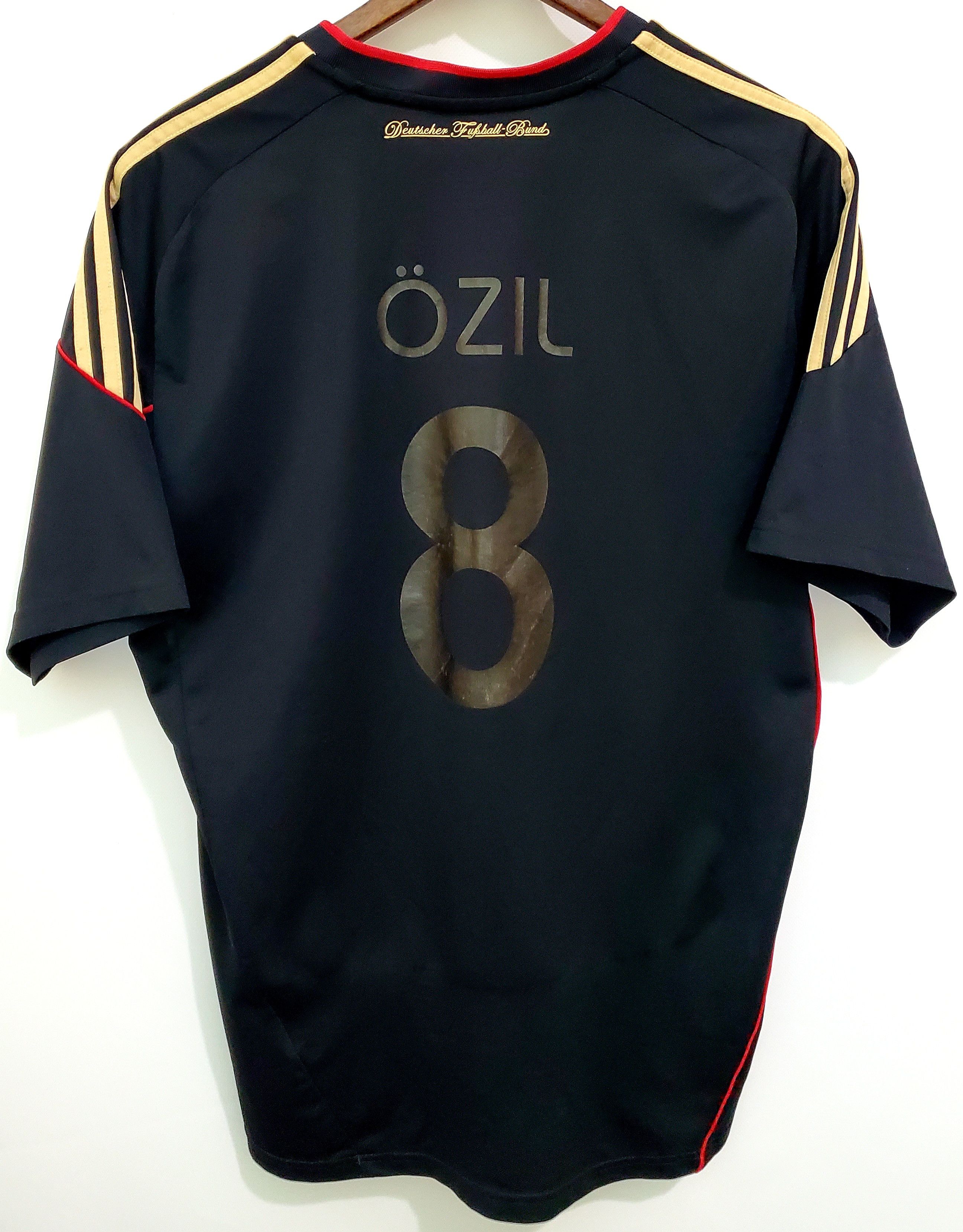 Adidas Mesut Ozil - Germany 2010 World Cup Soccer Jersey size L Size US L / EU 52-54 / 3 - 1 Thumbnail