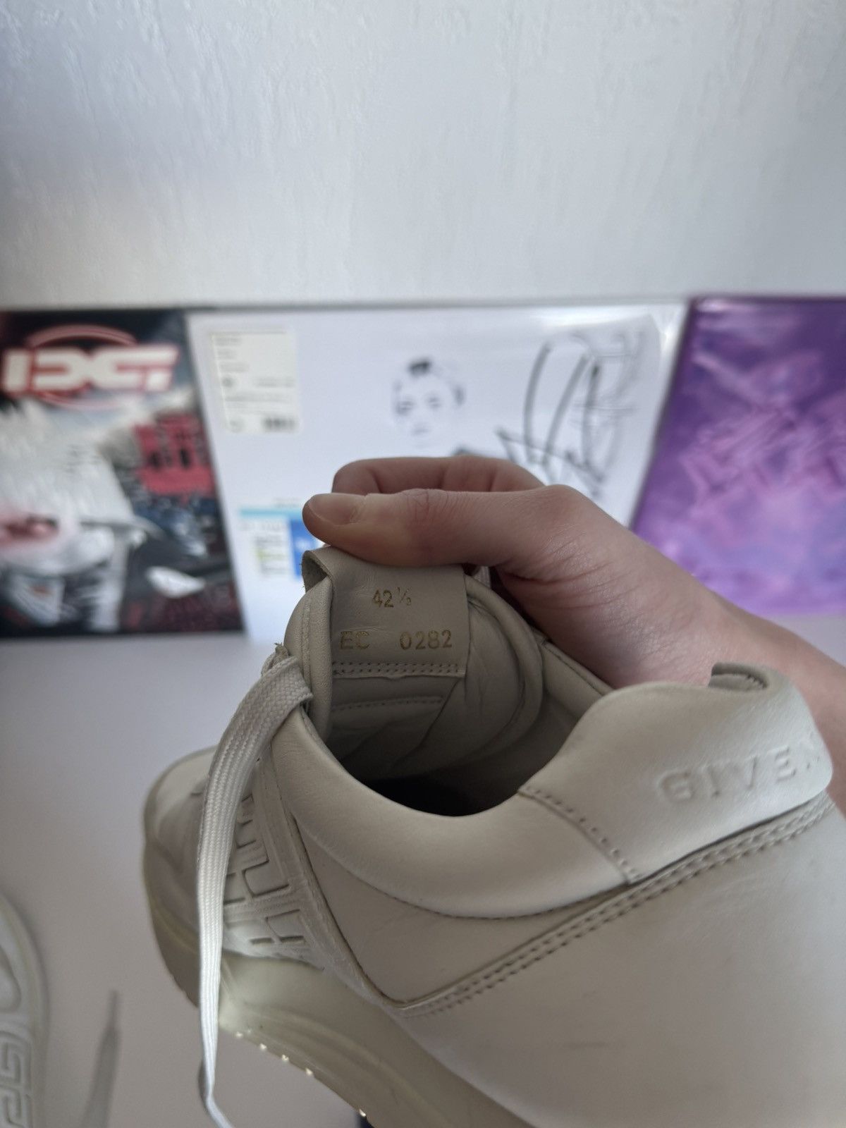 Givenchy Givenchy White 4G Logo Low Sneakers Luxury Designer Size US 9 / EU 42 - 12 Thumbnail