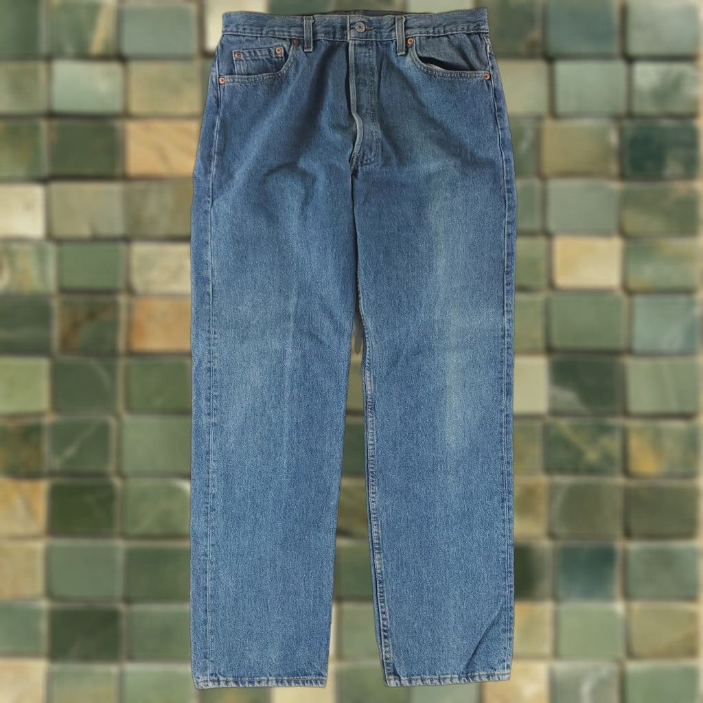 Levi's VINTAGE Levi's 501 Jeans Men 34 Inseam 31 Blue Straight 90s VTG 36x32 Actual 34x31 Mens Size US 34 / EU 50 - 1 Thumbnail