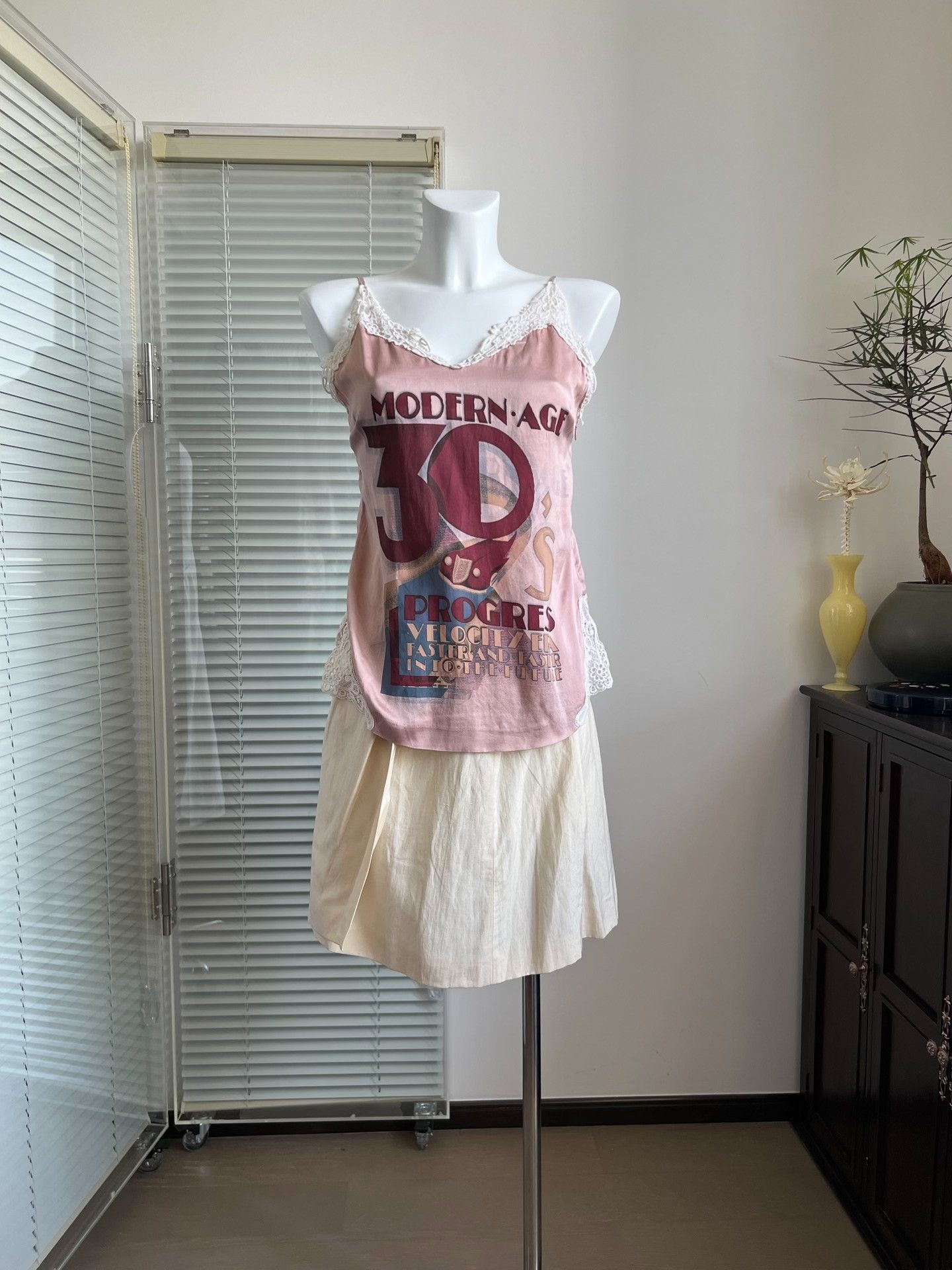 Dolce & Gabbana D&G Silk Printed Camisole Top Size M / US 6-8 / IT 42-44 - 1 Thumbnail
