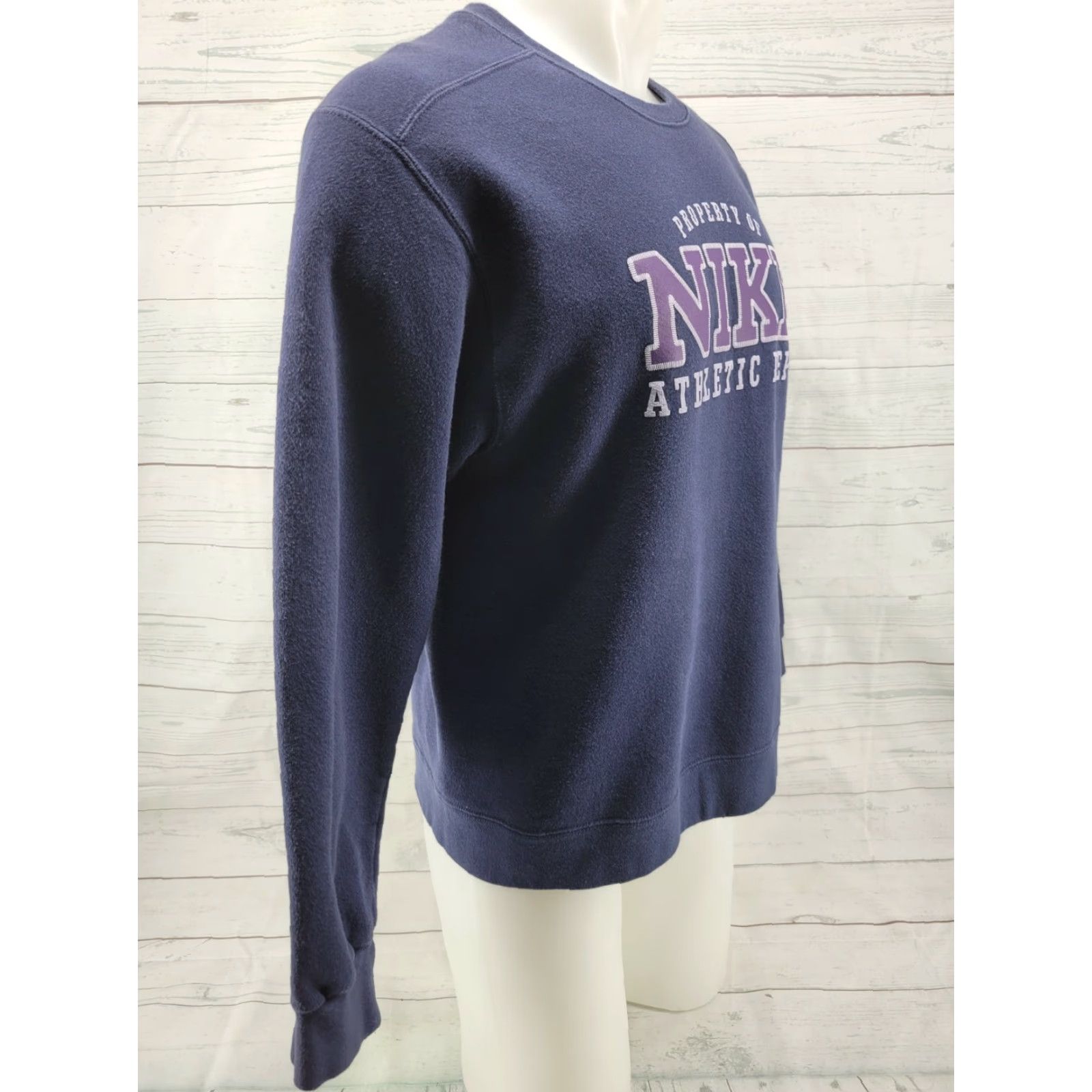 Nike VINTAGE Nike Athletics Dept Women Sweater Shirt Pullover Blue Size Large Crew Neck Pullover 90s 2000s Size L / US 10 / IT 46 - 4 Thumbnail