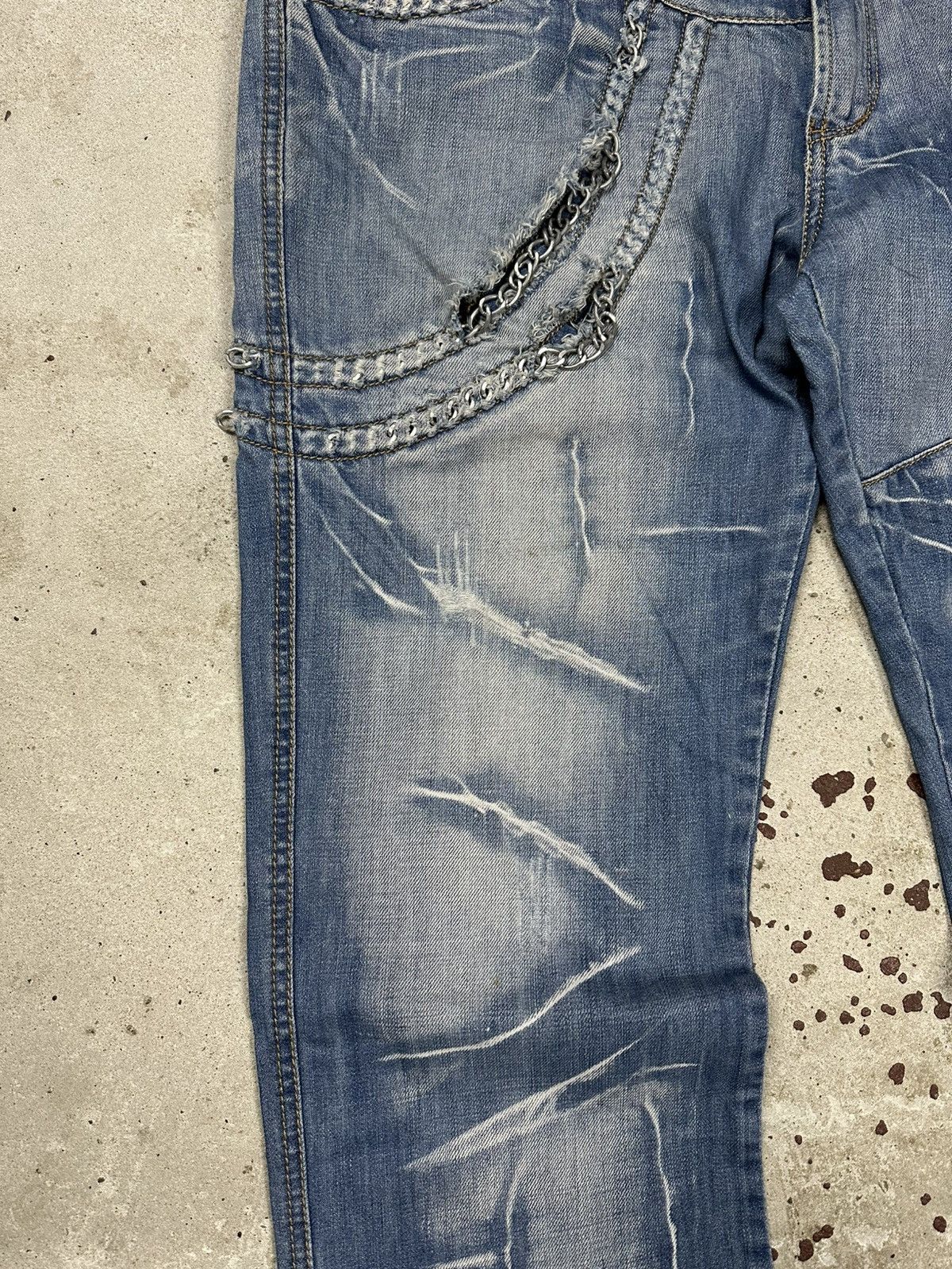 If Six Was Nine × Japanese Brand × Le Grande Bleu (L.G.B.) Vintage Y2K Blue Washed Distressed Chain Denim Pants Size US 38 / EU 54 - 5 Thumbnail