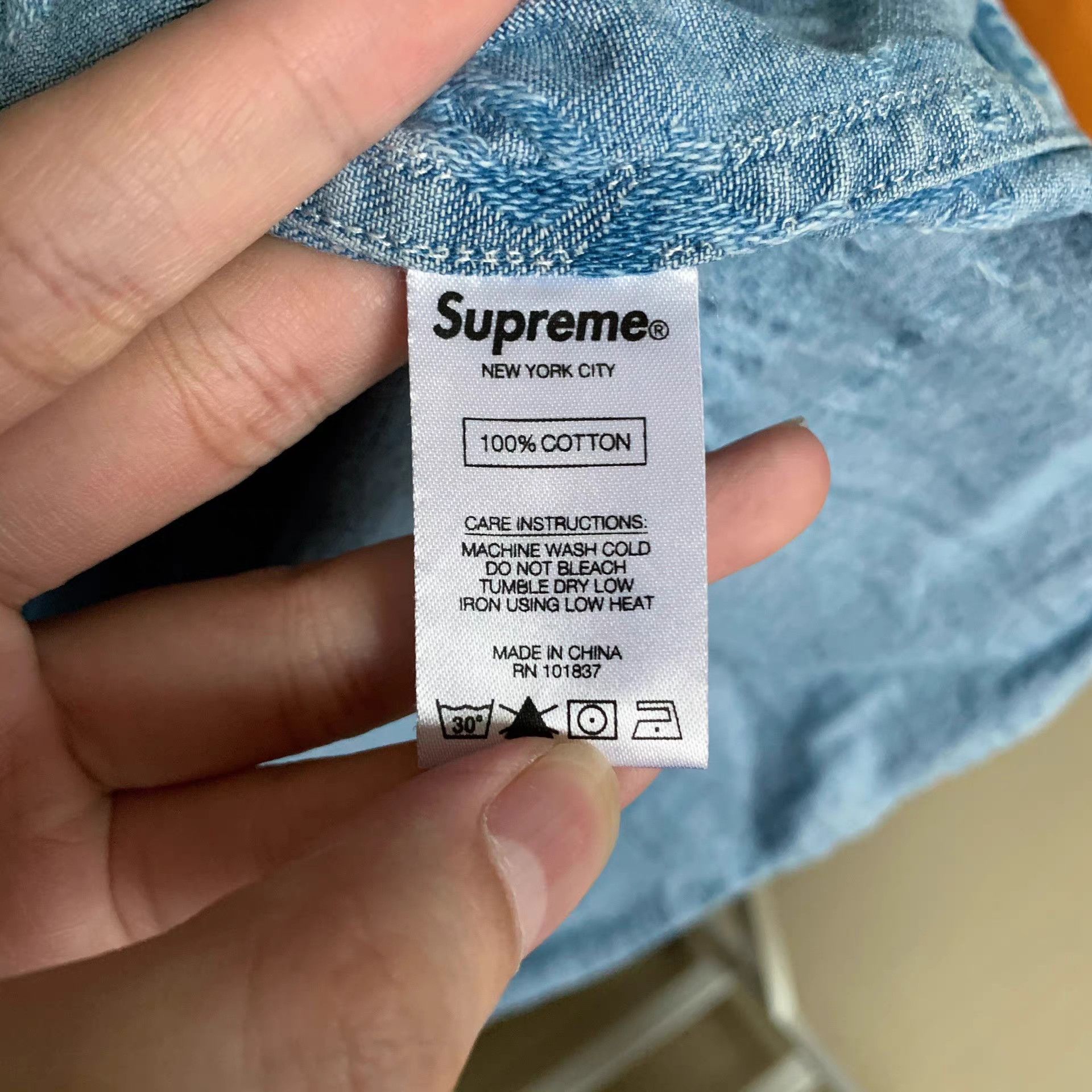 Supreme Supreme All Over Print Denim Shirt Size M Size US M / EU 48-50 / 2 - 4 Thumbnail
