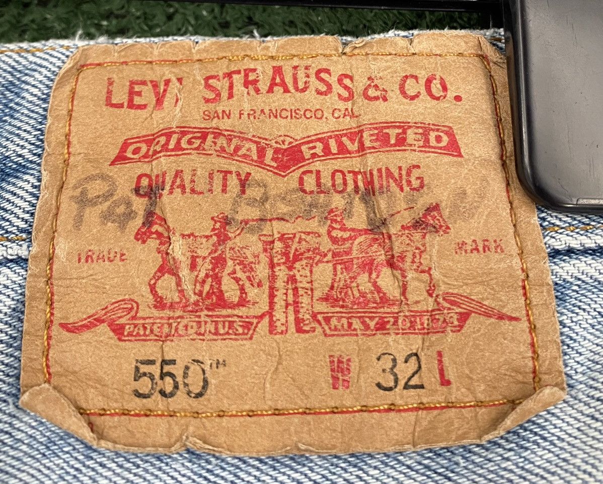 Levi's Vintage Clothing Y2K Levi’s 550 Relaxed Fit Jean Distressed Hemmed Shorts 31 Size US 31 - 10 Thumbnail