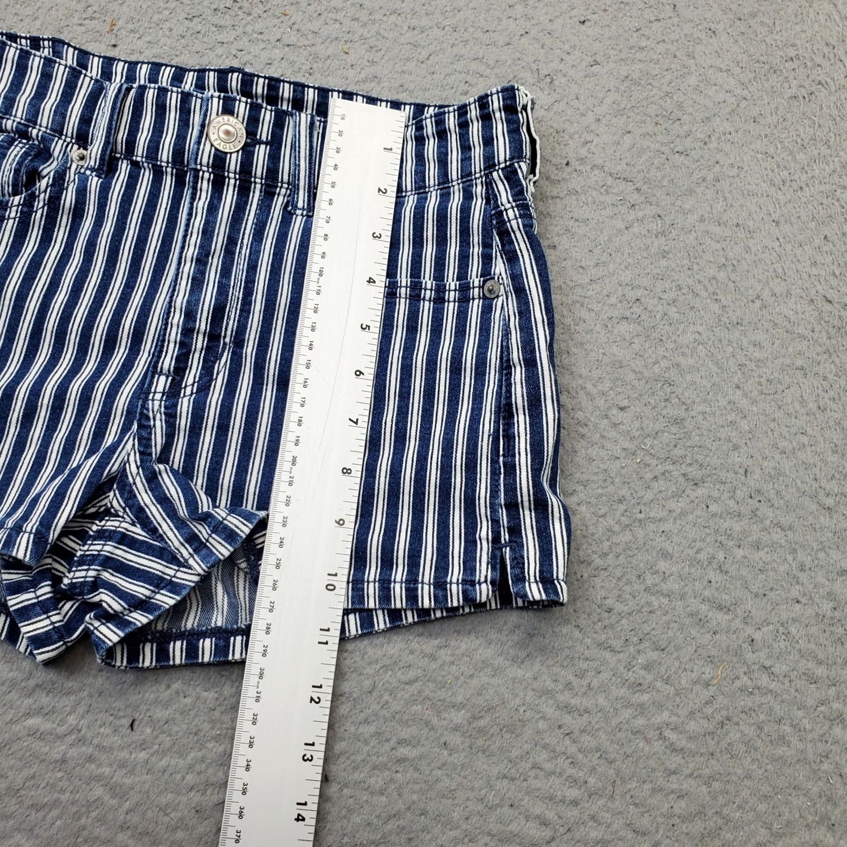 American Eagle Outfitters American Eagle Outfitters Womens Jean Shorts Multi Striped Next Level Stretch - 2 - 27 in Waist - 3.25 in Inseam - Denim - Casual Size 26" / US 2 / IT 38 - 4 Thumbnail