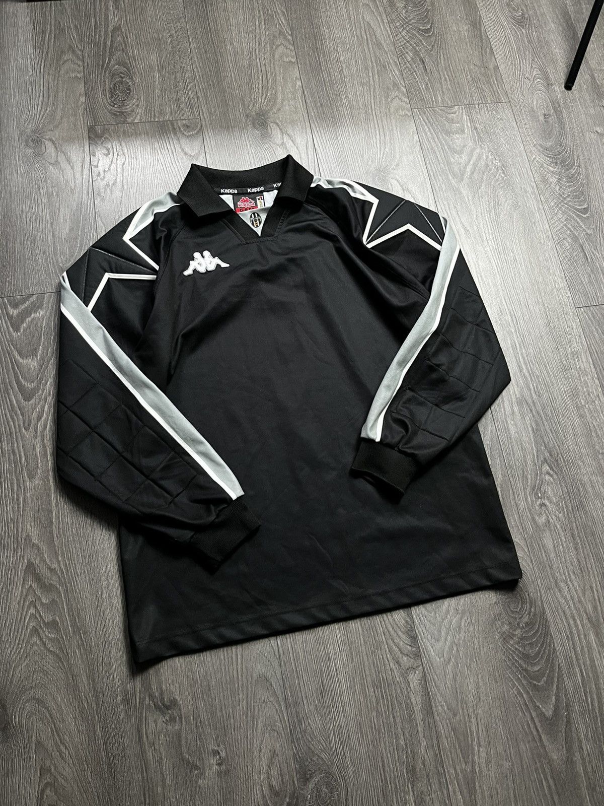 Kappa Vintage 90s Kappa Juventus Goalkeeper Jersey Long Sleev GARA Size US L / EU 52-54 / 3 - 1 Thumbnail