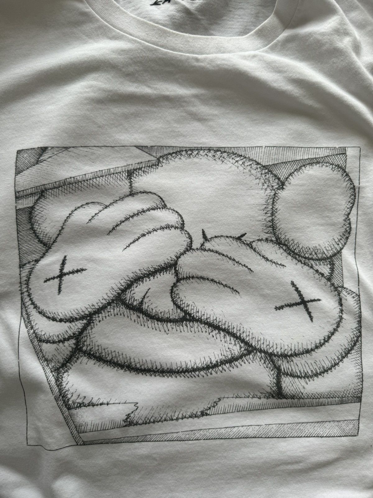 Kaws × Uniqlo Kaws Uniqlo Chum Vintage Tee Size US XL / EU 56 / 4 - 2 Thumbnail