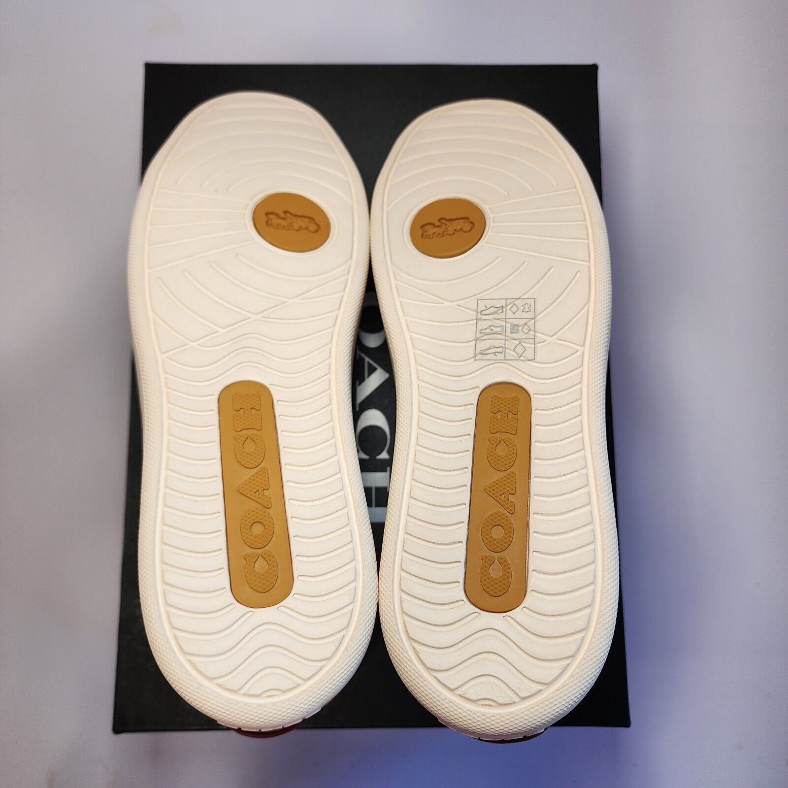 Coach CF162 COACH PEANUTS SNEAKERS SNOOPY WOODSTOCK MEN'S 11.5 D Size US 11.5 / EU 44-45 - 6 Thumbnail