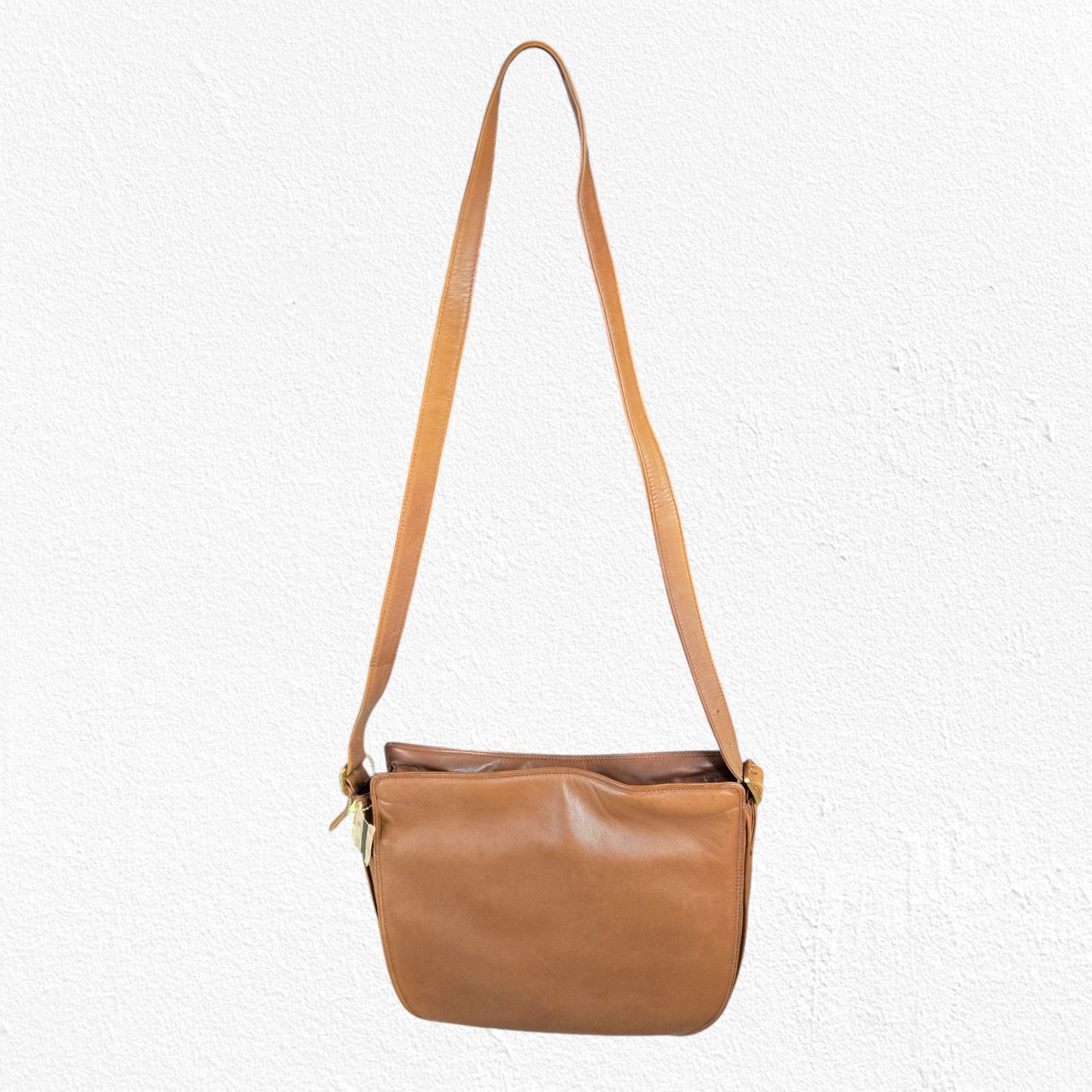 Vintage 1980s Vintage Cognac Brown Leather Hudson's Crossbody Size ONE SIZE - 3 Thumbnail