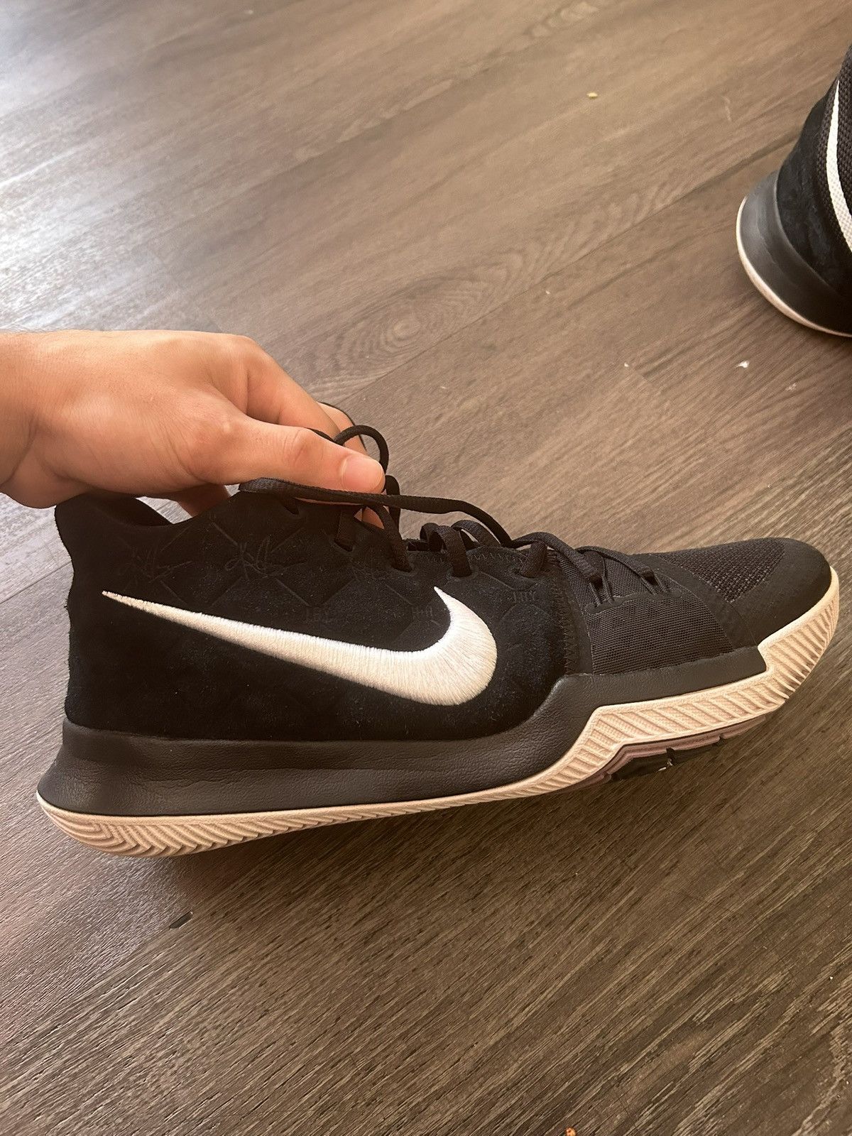 Nike Nike Kyrie 3 Black Suede Size US 11.5 / EU 44-45 - 2 Thumbnail