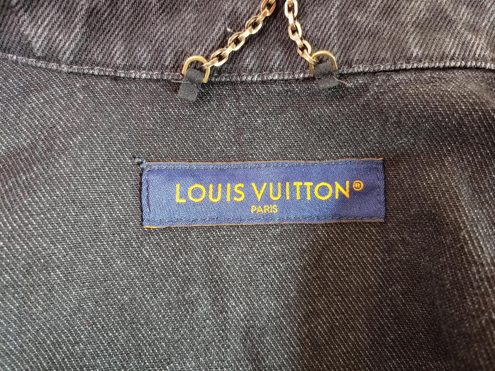 Louis Vuitton Louis Vuitton Monogram Embossed Denim Overshirt in Black Size ONE SIZE - 5 Thumbnail