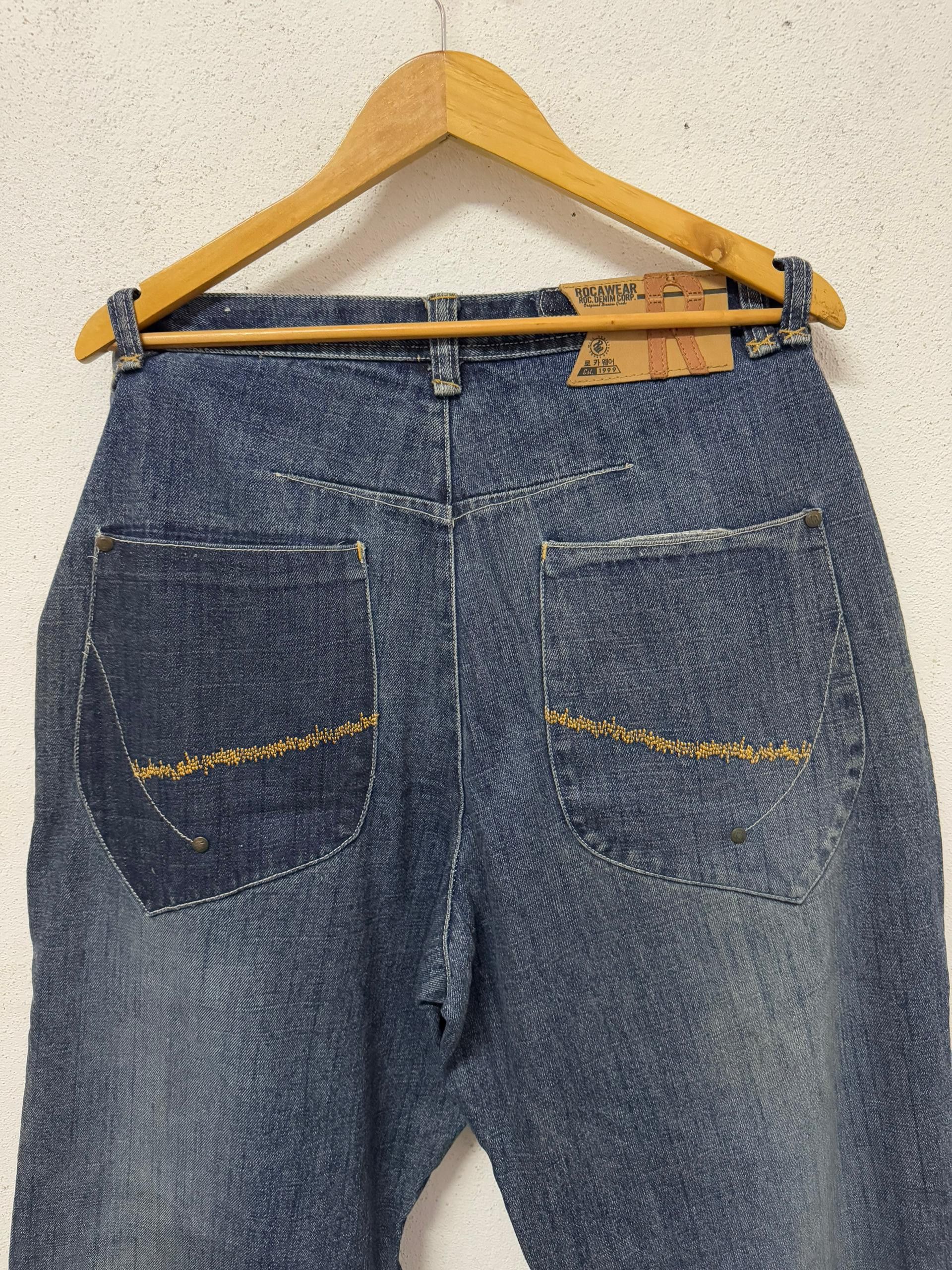 Rocawear Rocawear y2k jeans nice design Size US 34 / EU 50 - 7 Thumbnail