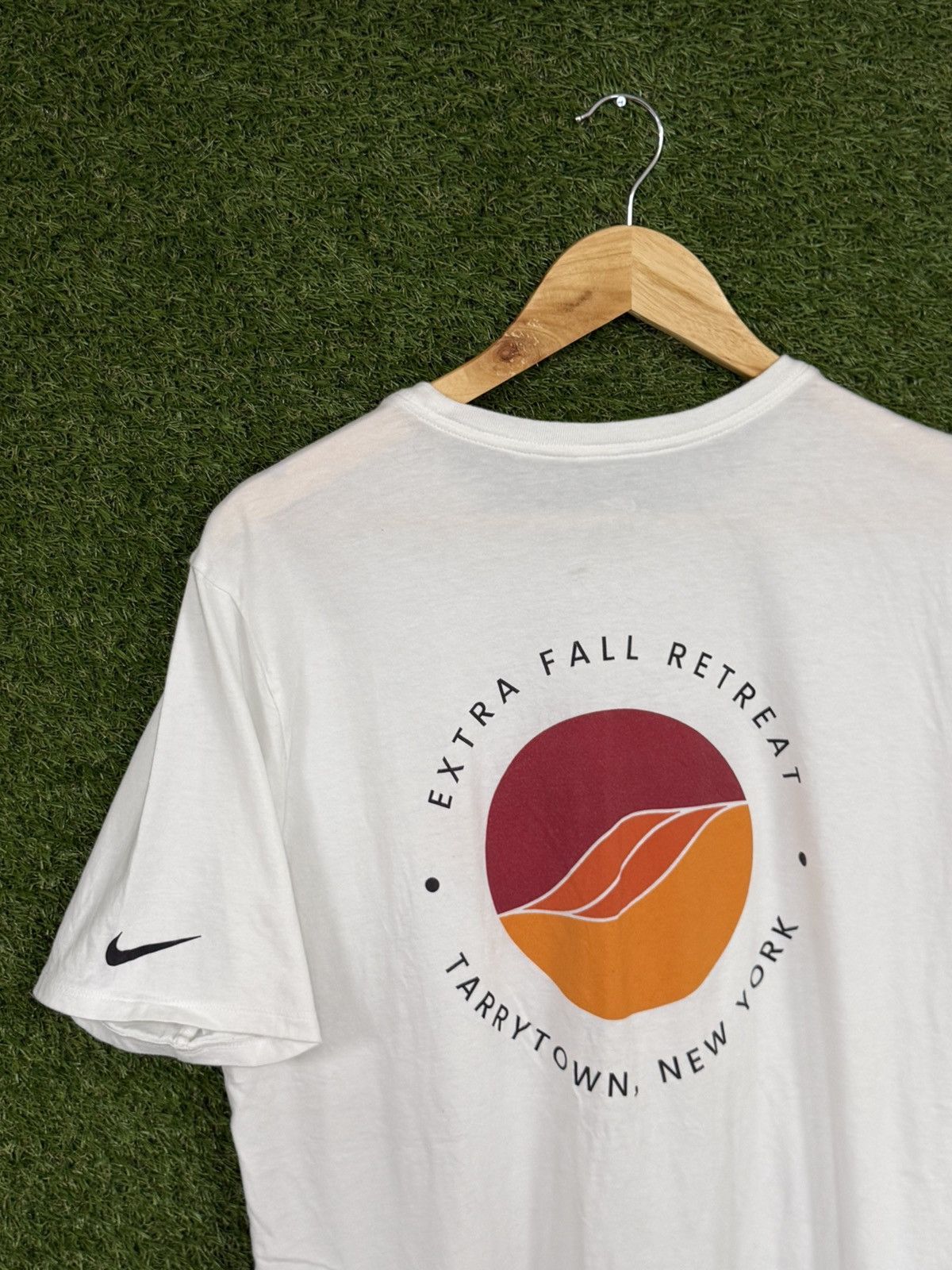 Nike Nike White Logo Extra Fall Retreat New York Leaves Tee Large Size US L / EU 52-54 / 3 - 4 Thumbnail