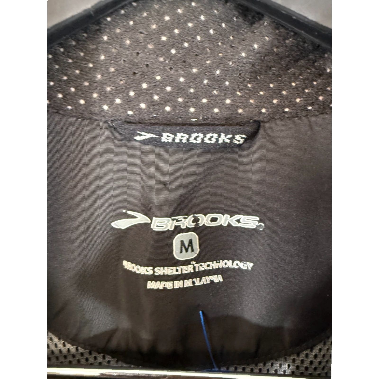 Brooks Brooks Mens M Brown Neon Green Vented Windbreaker Full Zip Jacket Activewear Logo Zip Pockets Outdoor Sports Running Jogging Walking Men’s Jacket Size US M / EU 48-50 / 2 - 6 Thumbnail