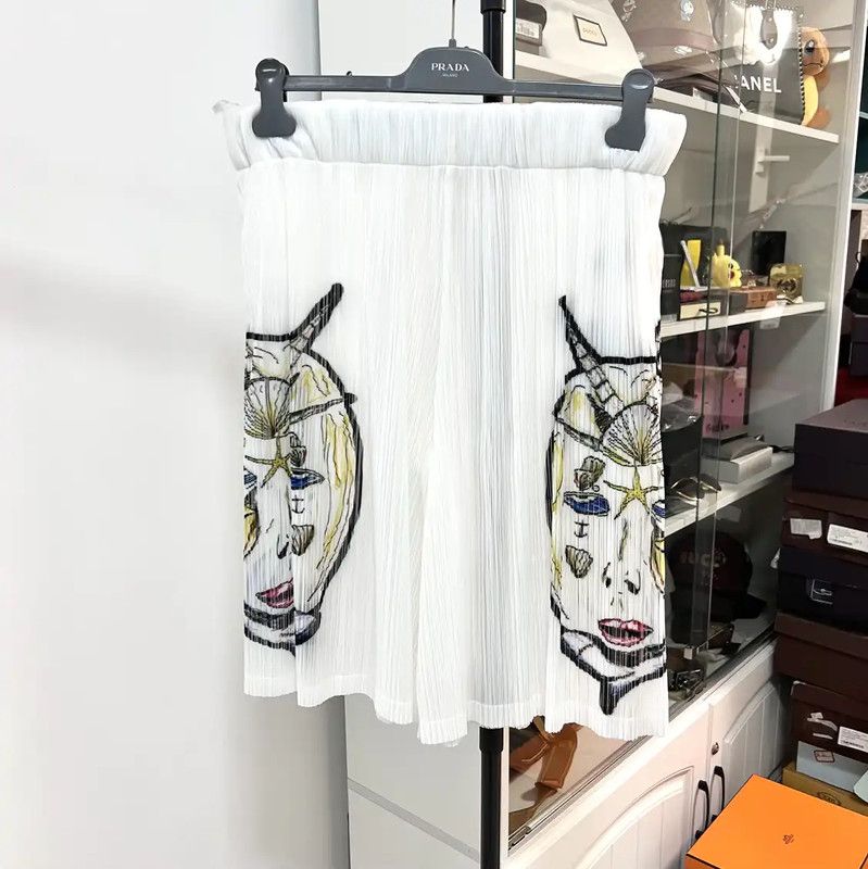 Burberry Summer White Printed Men's Shorts