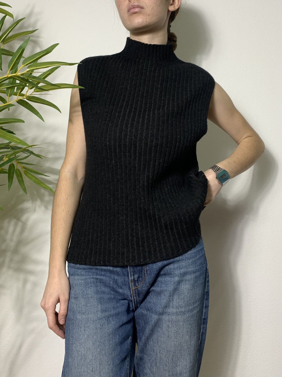 Annette Gortz VINTAGE ANNETTE GORTZ KNITTED VEST Size M / US 6-8 / IT 42-44 - 3 Thumbnail