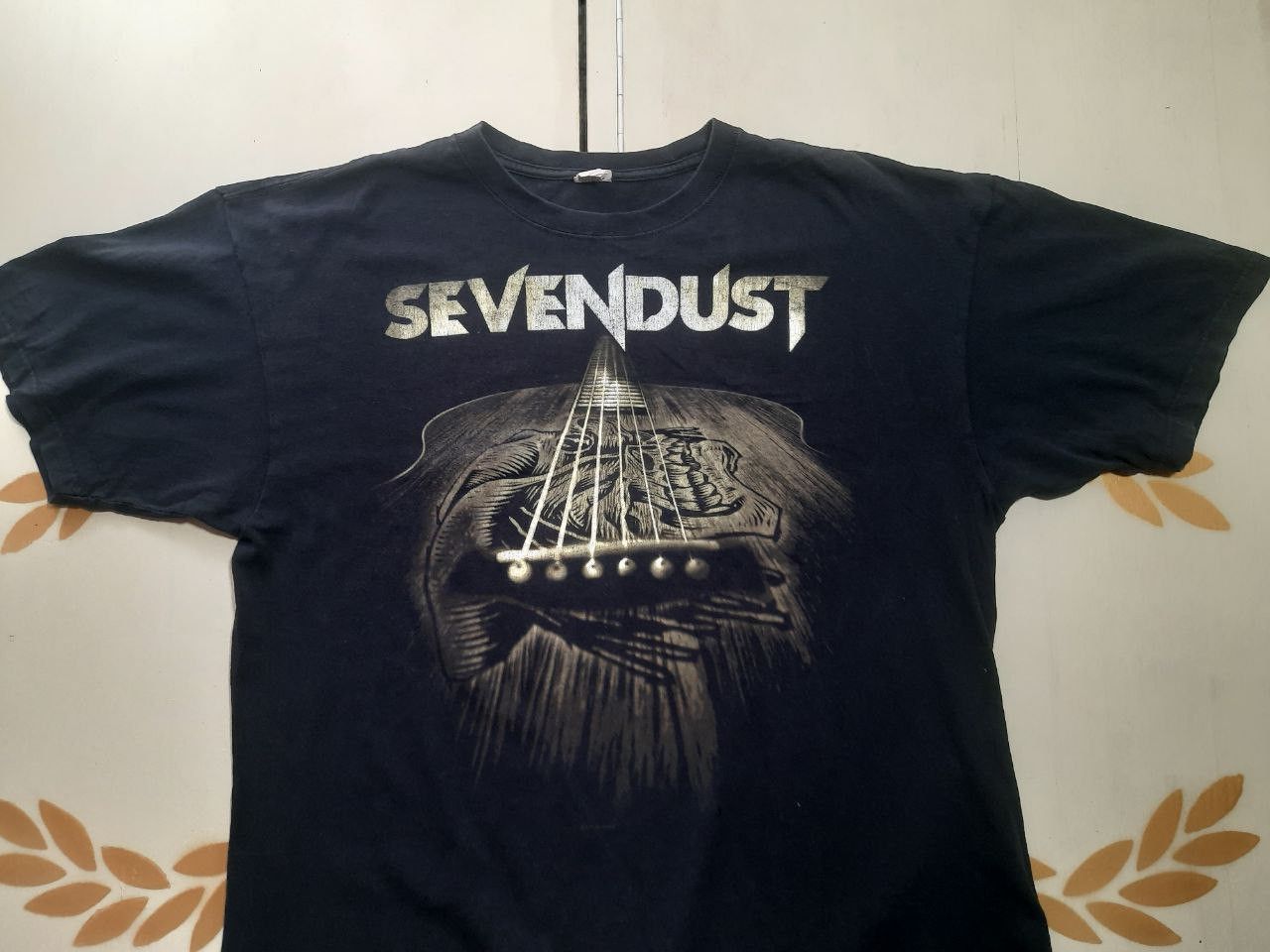 Anvil × Band Tees Anvil Sevendust T-Shirt Vintage Size US XL / EU 56 / 4 - 2 Thumbnail