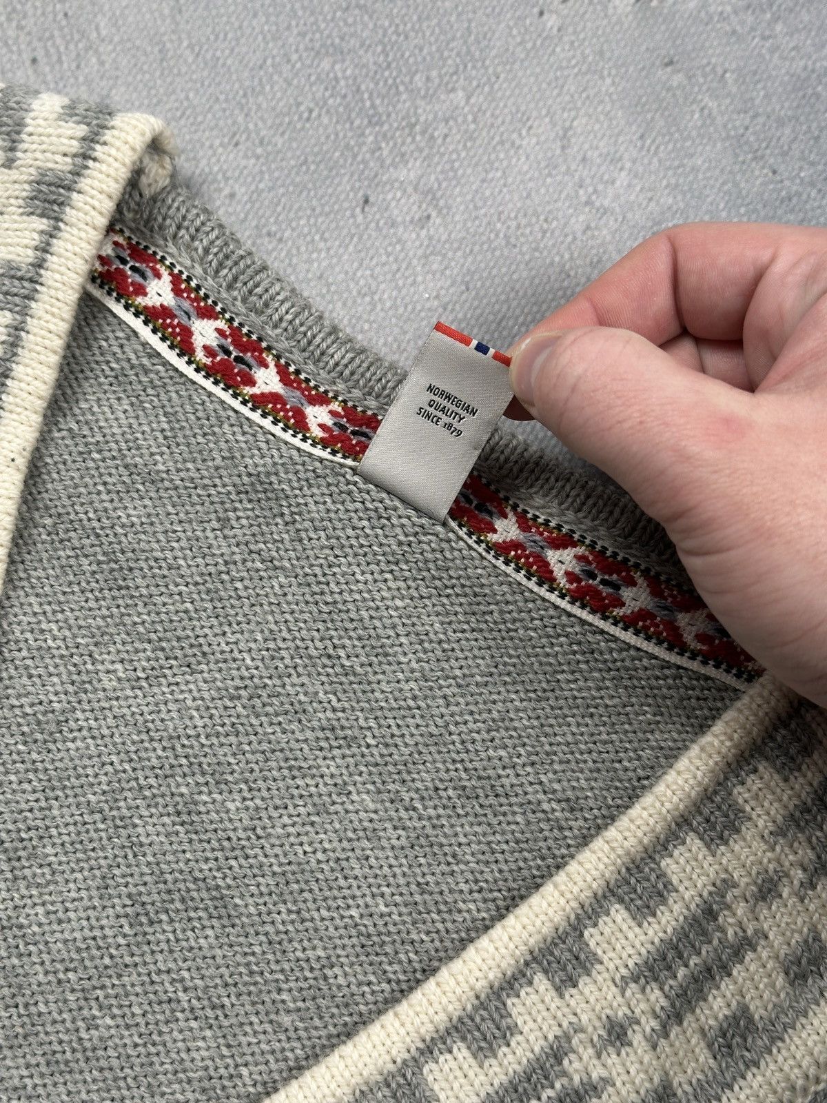 Dale Of Norway Dale Of Norway Grey Wool V Neck Nordic Pattern Knit Sweater Size XL / US 12-14 / IT 48-50 - 9 Thumbnail