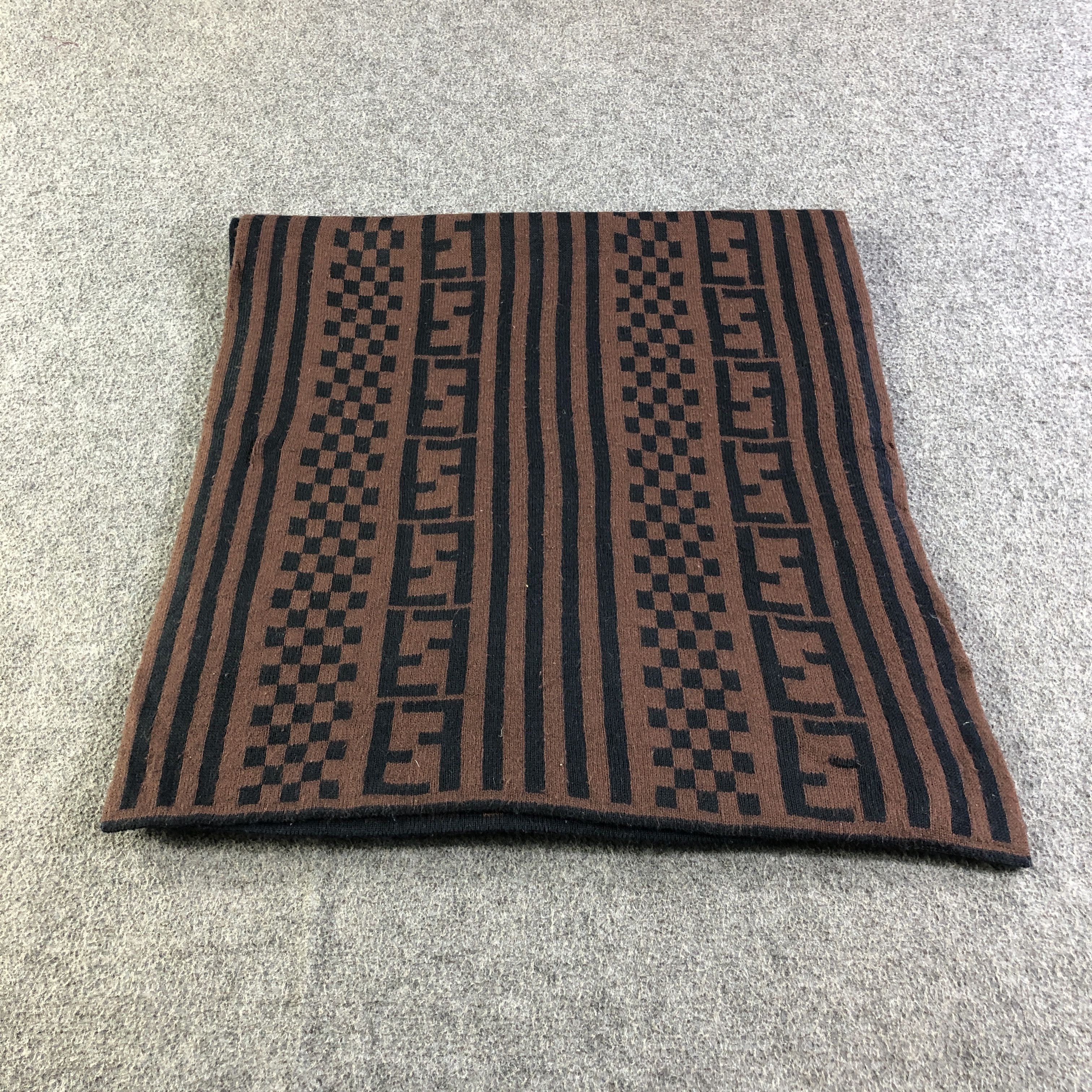 Fendi Fendi FF Monogram Tartan Wool Scarf Muffler V2685 Size ONE SIZE - 3 Thumbnail