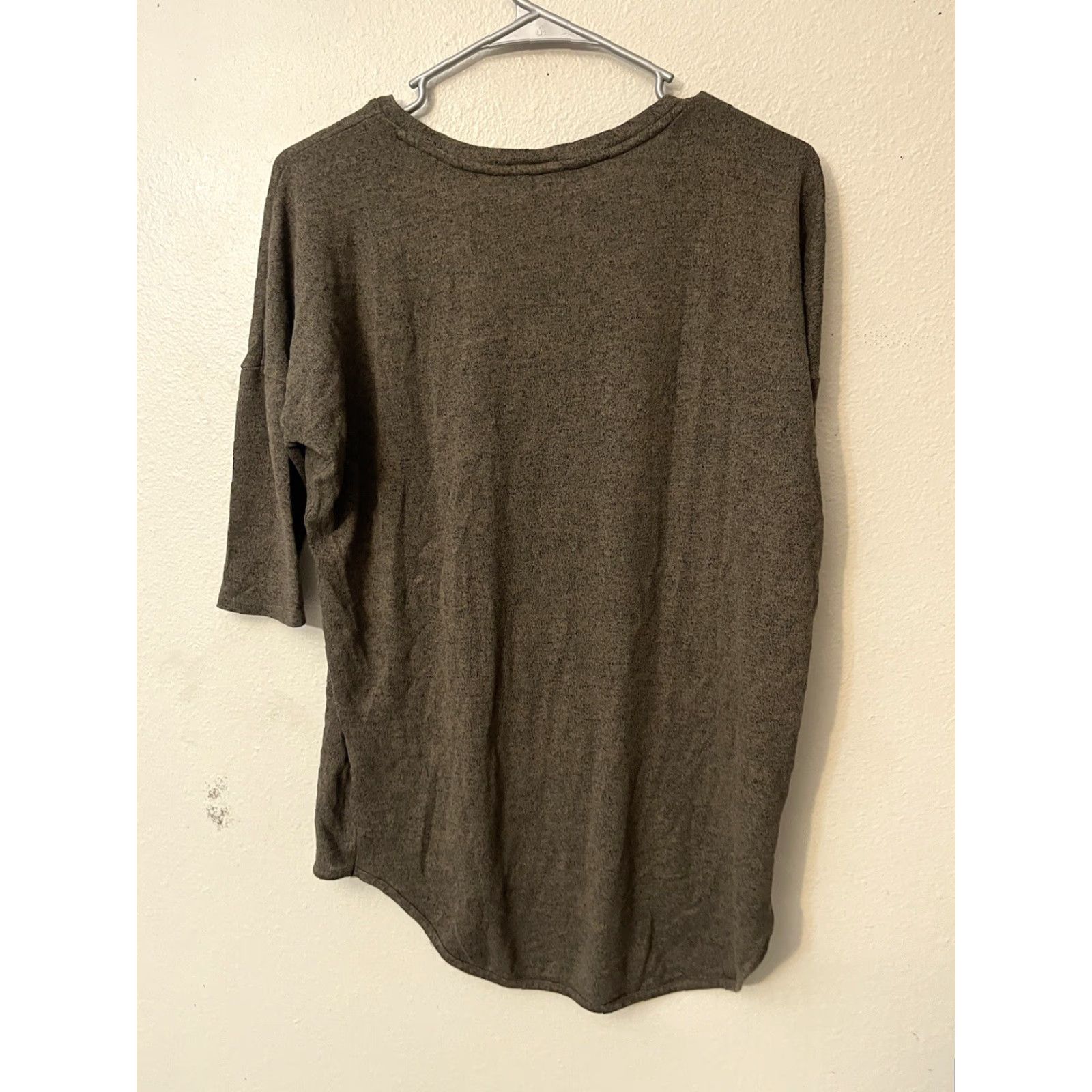 Express Express One Eleven T-Shirt Womens M Brown V Neck Short Sleeve Size M / US 6-8 / IT 42-44 - 3 Thumbnail
