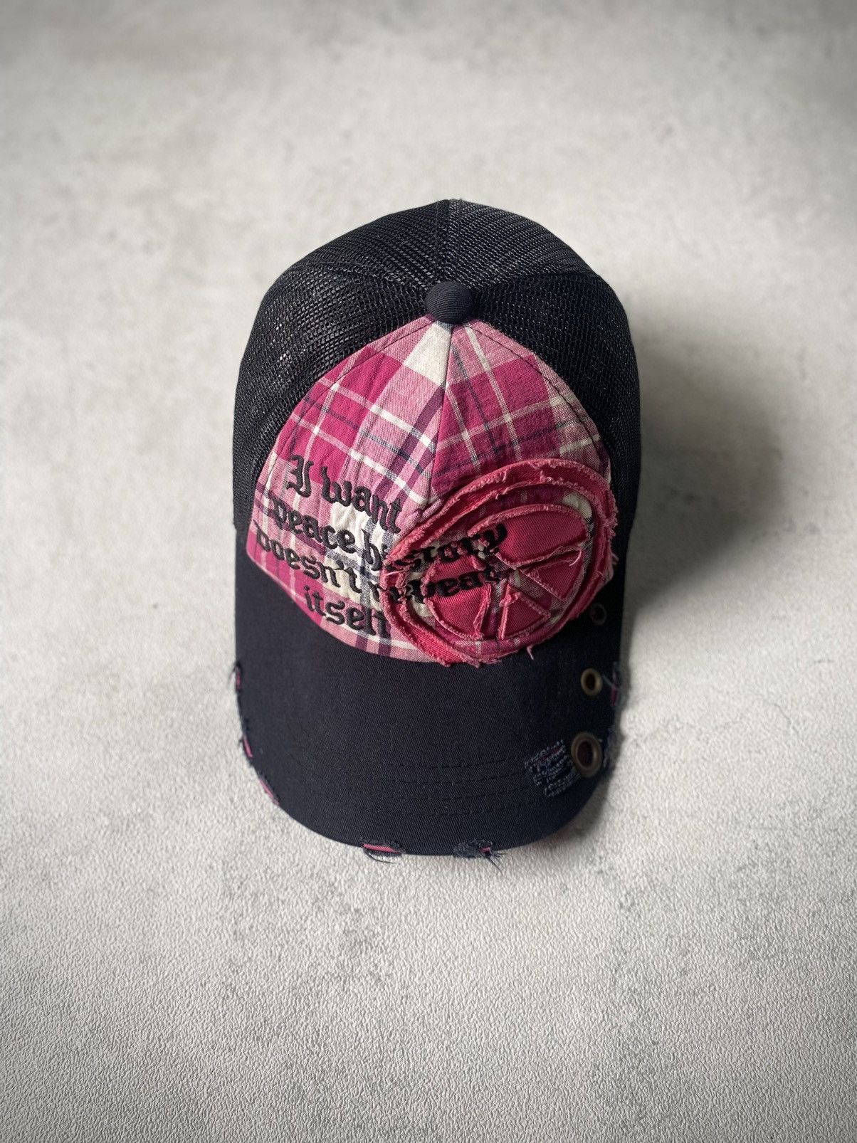 If Six Was Nine × Japanese Brand × Le Grande Bleu (L.G.B.) peace studded trucker hat ifsixwasnine lgb style Size ONE SIZE - 2 Thumbnail