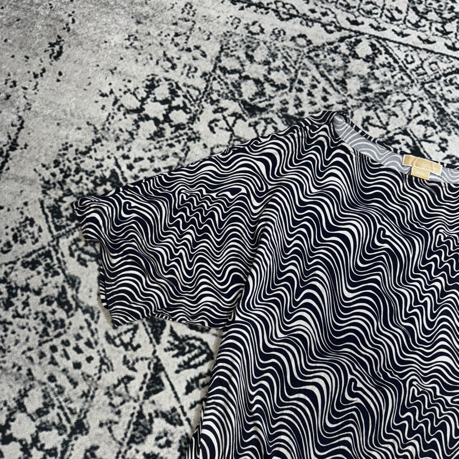 Michael Kors × Vintage Vintage 90s Michael Kors Black White Rayon Blouse Top Size M Size US M / EU 48-50 / 2 - 5 Thumbnail