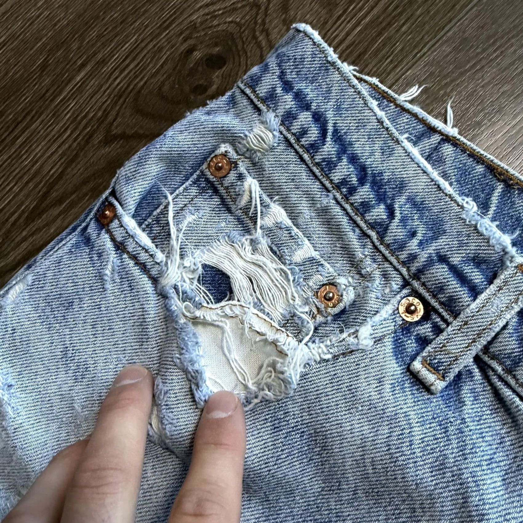 Levi's VINTAGE Levi's 517 Denim Jeans USA Bootcut Light Wash Distressed Thrashed 35x31 Size US 35 - 6 Thumbnail