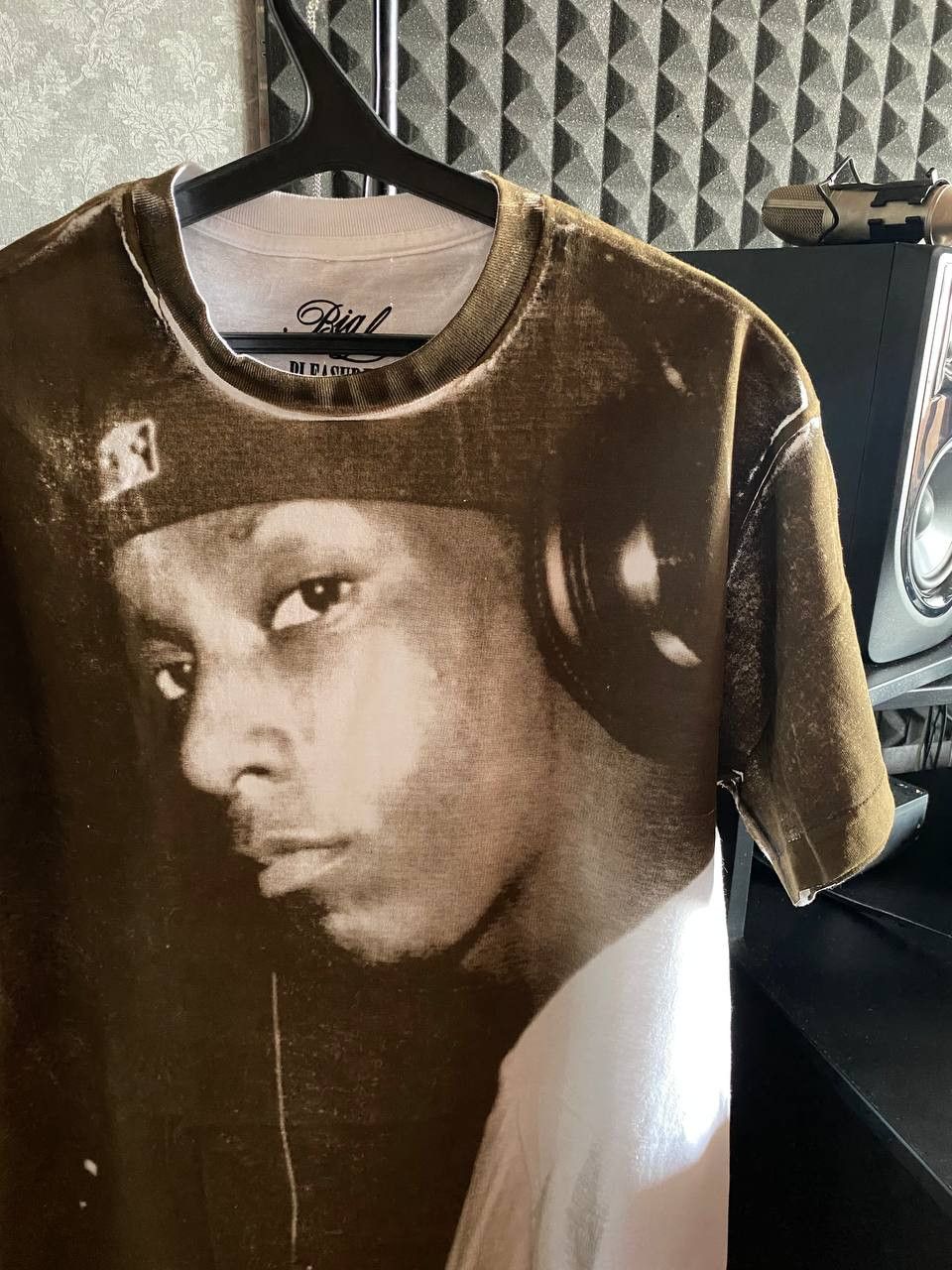 Pleasures Pleasures x Big L Studio Tee Size US L / EU 52-54 / 3 - 3 Thumbnail