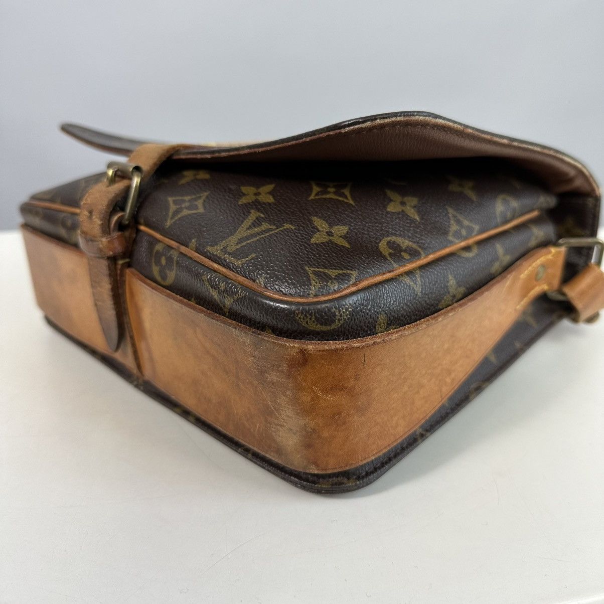 Louis Vuitton authentic COA LegitApp LOUIS VUITTON Cartouchière VNG 70s Size ONE SIZE - 13 Thumbnail