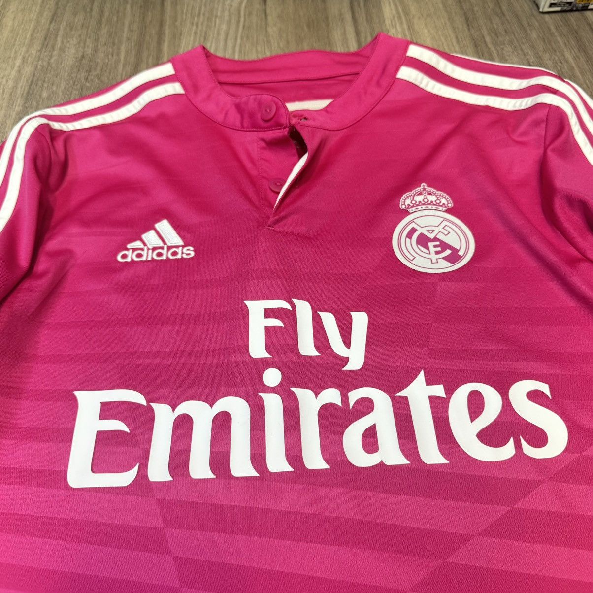 Other Real Madrid 14/15 away shirt #8 Kroos Size US S / EU 44-46 / 1 - 3 Thumbnail