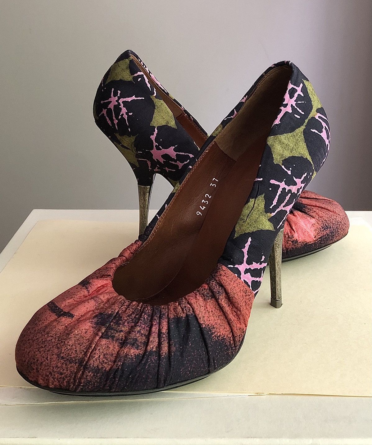 Dries Van Noten Dries Van Noten Runway SS08 Iconic Steel Heel Printed Pumps Size US 7 / IT 37 - 17 Thumbnail