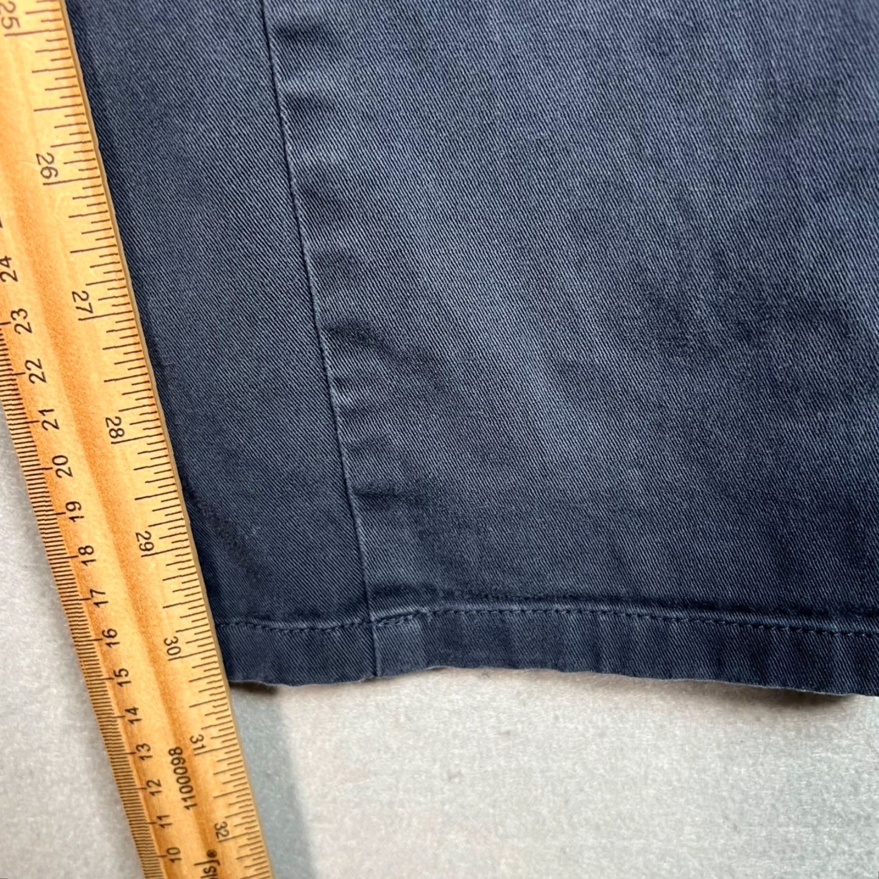 Everlane VINTAGE Everlane Mens Chino Pants Navy Slim Fit 32 x 32 Adult Regular Inseam 31 Solid Cotton Elastane Men’s Pants Slim Tapered Size US 32 / EU 48 - 7 Thumbnail