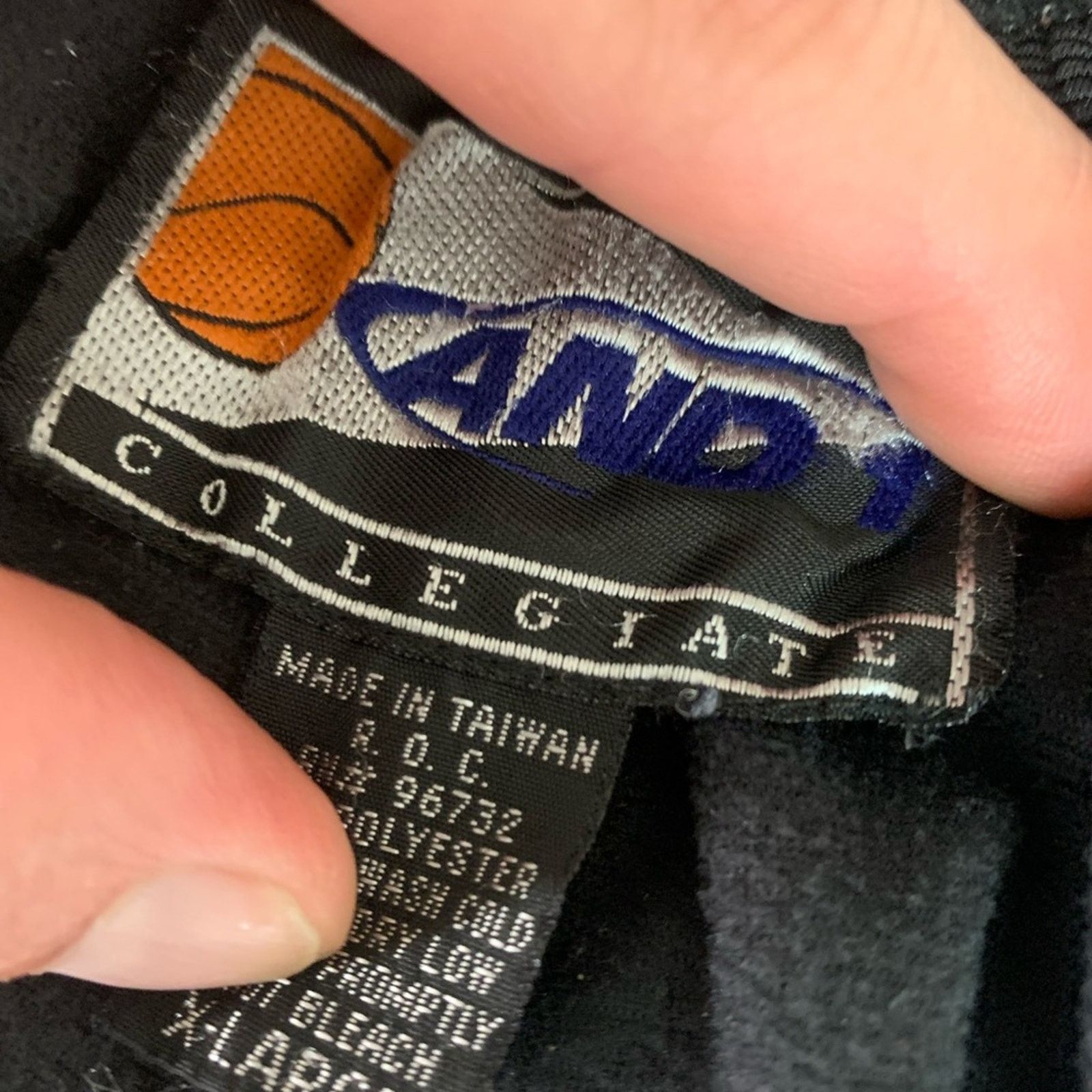 Other VINTAGE 90’S AND1 COLLEGIATE EDITION GEORGETOWN HOYAS PANTS Size US 36 / EU 52 - 6 Thumbnail