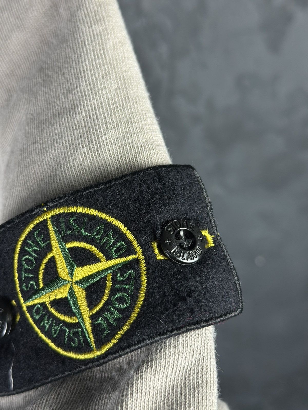 Stone Island Stone Island Sweatshirt Crewneck Men’s Size US M / EU 48-50 / 2 - 8 Thumbnail