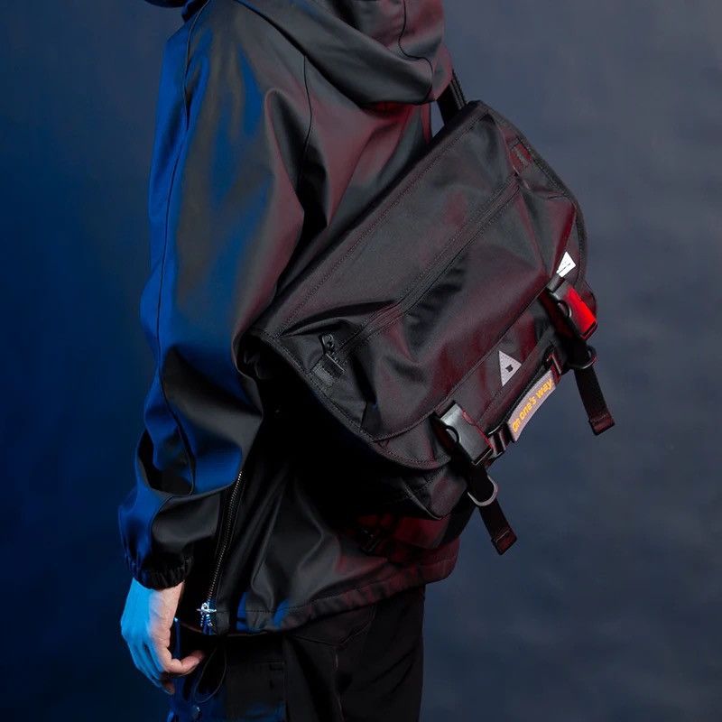Japanese Brand × Vintage Waterproof Big Crossbody Shoulder Bag Size ONE SIZE - 6 Thumbnail