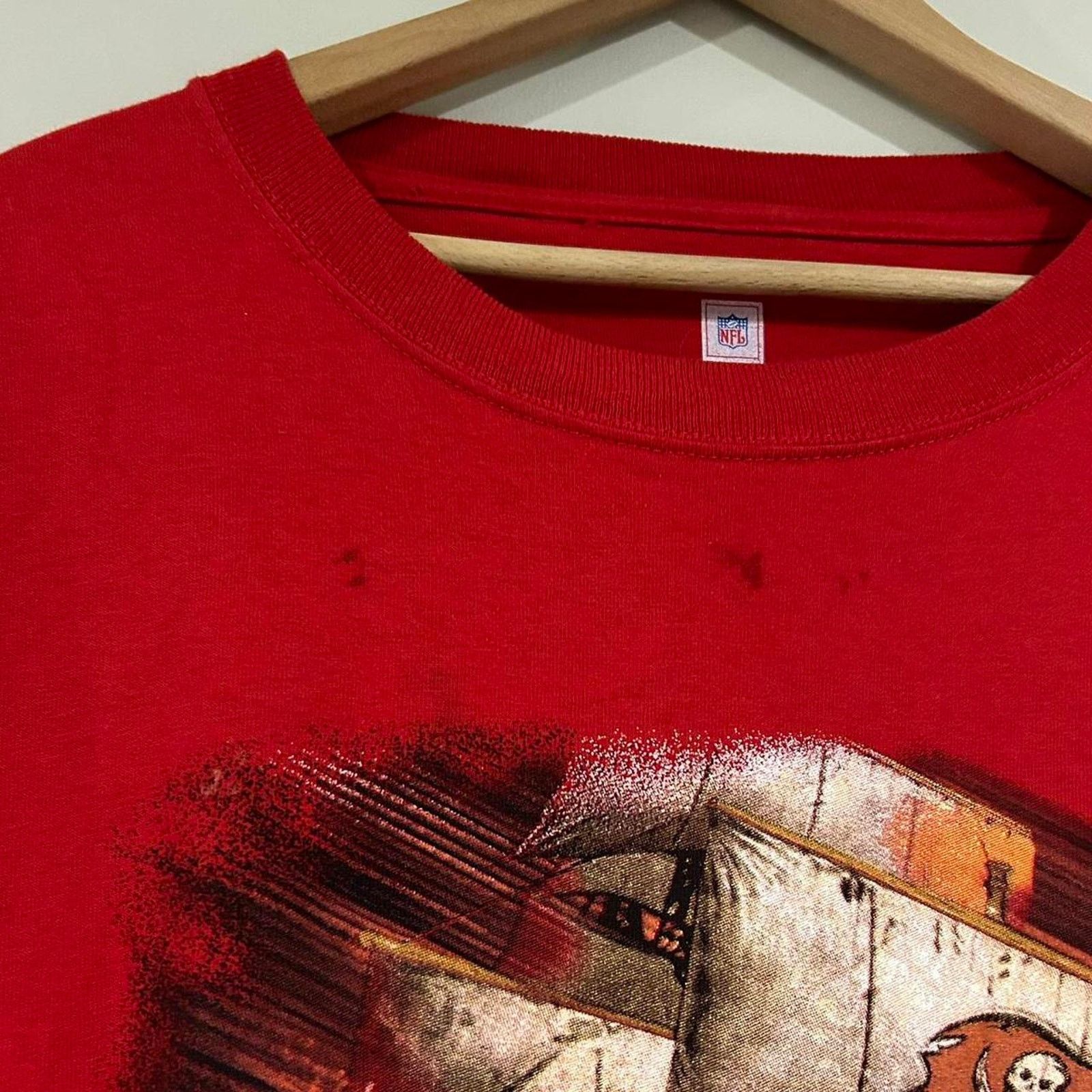 NFL Y2K Tampa Bay Buccaneers Football Tee Shirt Size US XXL / EU 58 / 5 - 6 Thumbnail