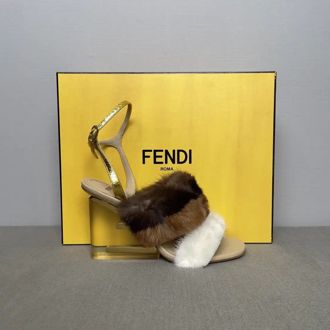 Fendi Khaki Suede Women's High Heels 37 in Beige, Women's