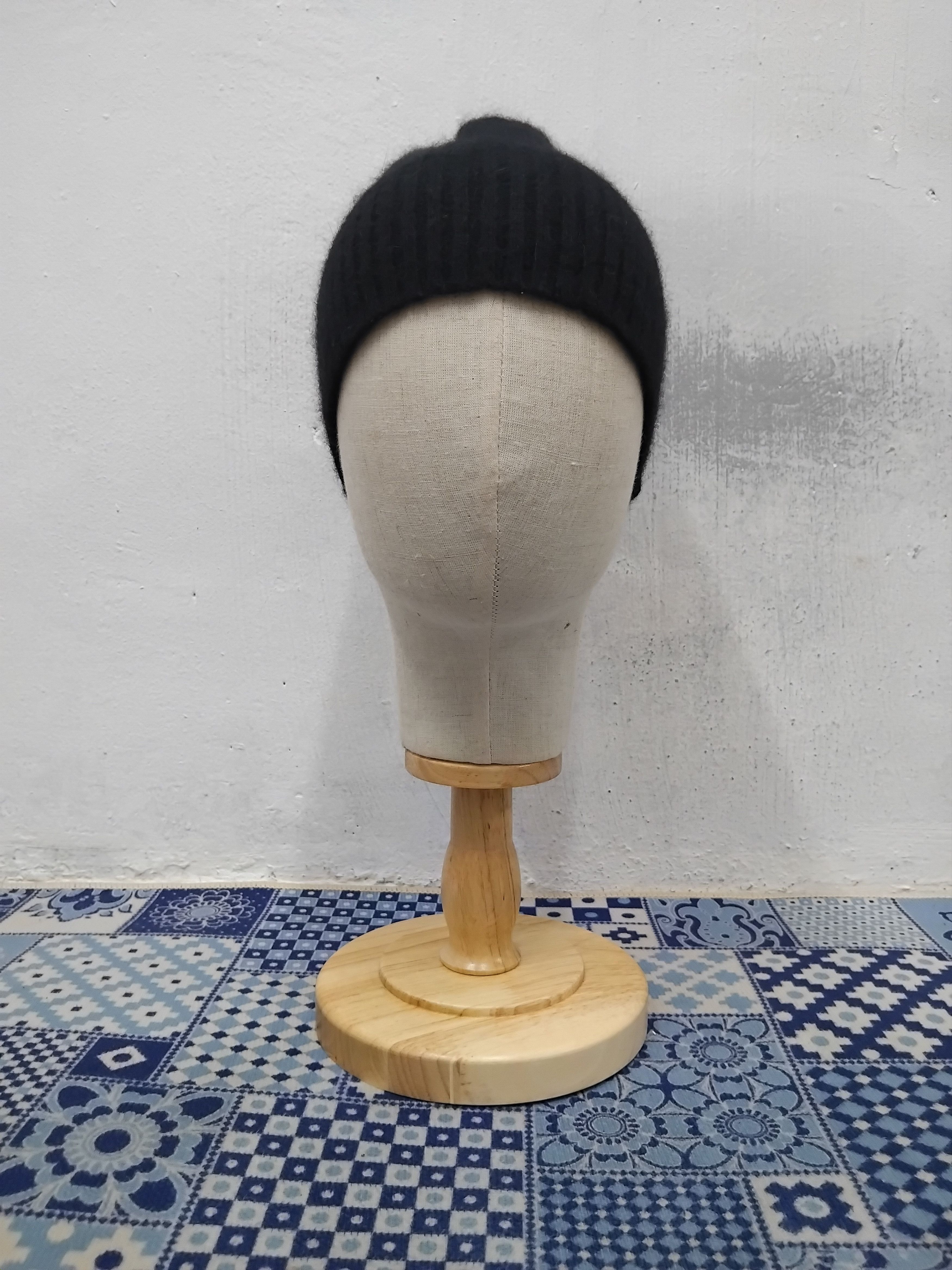 Japanese Brand 💥Uniqlo Japanese brand black colour beanie hat Size ONE SIZE - 3 Thumbnail