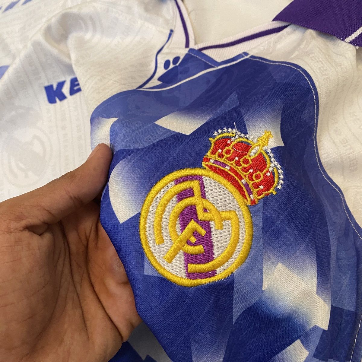 Vintage Rare!!! Real Madrid 1996-1997 Third Football Shirt Jersey Size US S / EU 44-46 / 1 - 6 Thumbnail