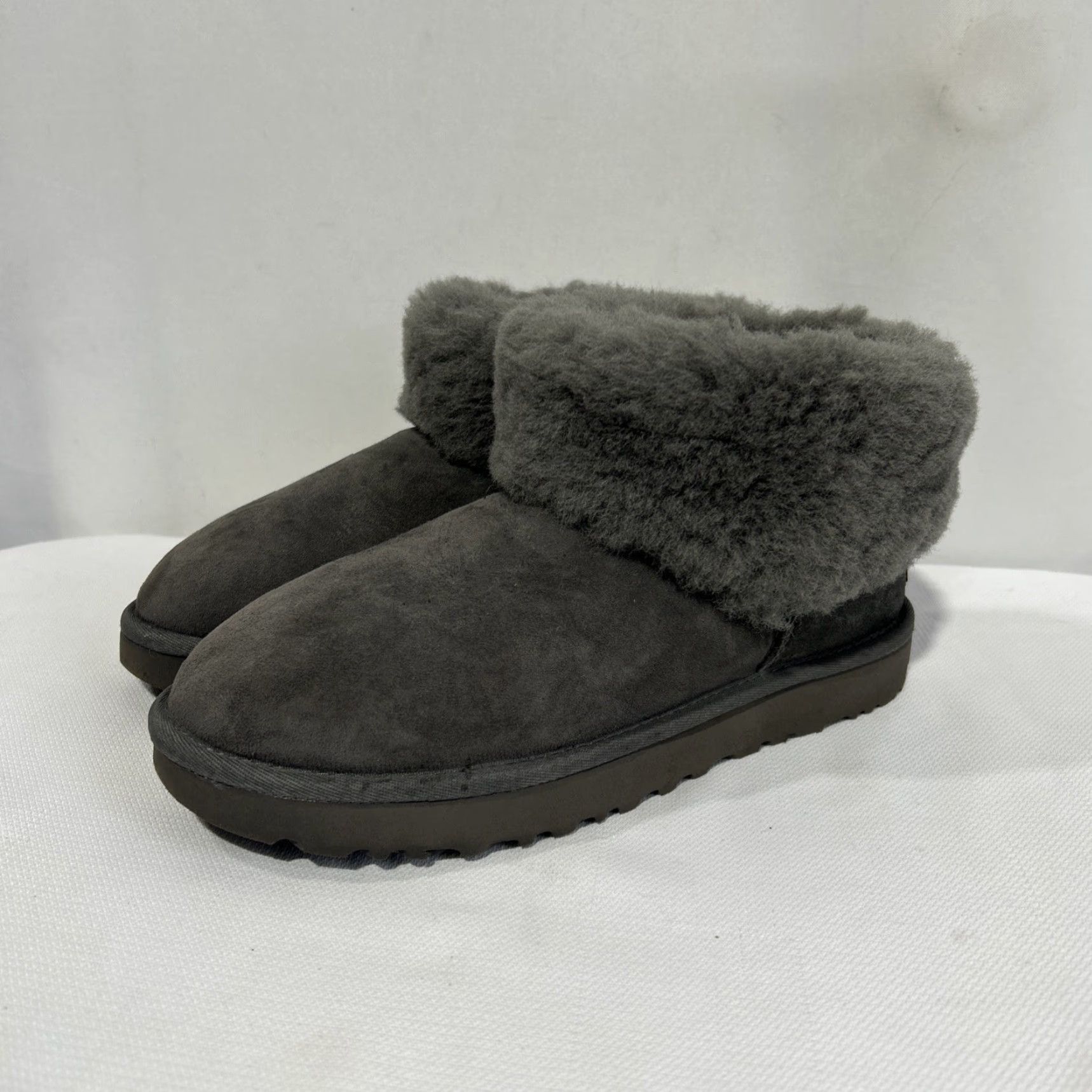 Ugg UGG Bootie Gray Sz 8 Classic Mini Fluff Genuine Shearling Short Boots 1106757 M Women Size 30" / US 8 / IT 44 - 2 Thumbnail