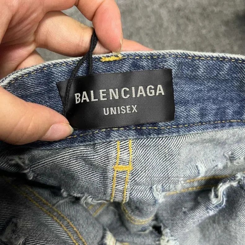 Balenciaga Balenciaga Blue Distressed Denim Jeans. Size US 30 / EU 46 - 4 Thumbnail