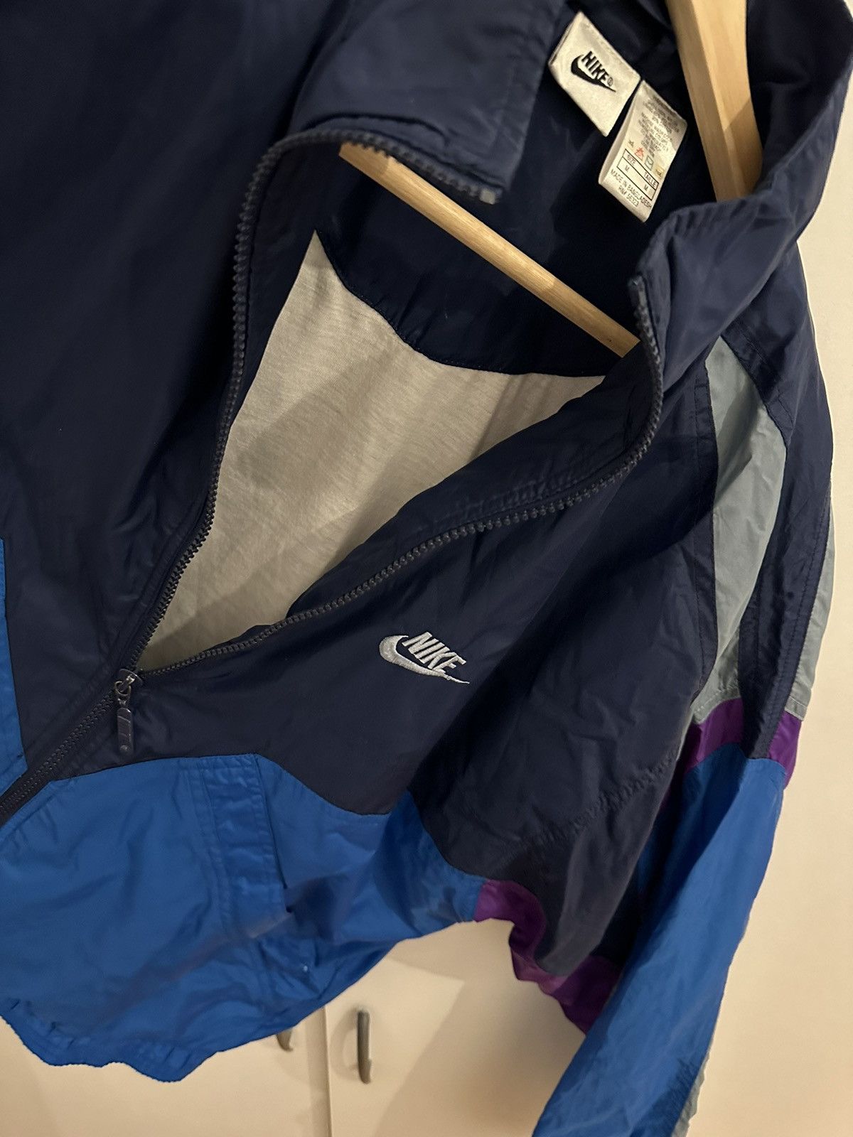 Nike Nike Jacket Windbreaker Size M Vintage Jacke Retro Size US M / EU 48-50 / 2 - 6 Thumbnail