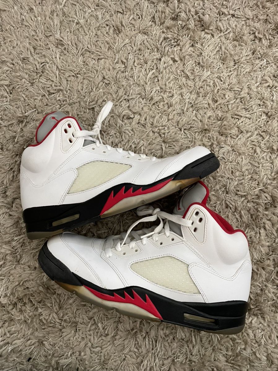 Jordan Brand Jordan 5 Fire Red Size US 9.5 / EU 42-43 - 2 Thumbnail