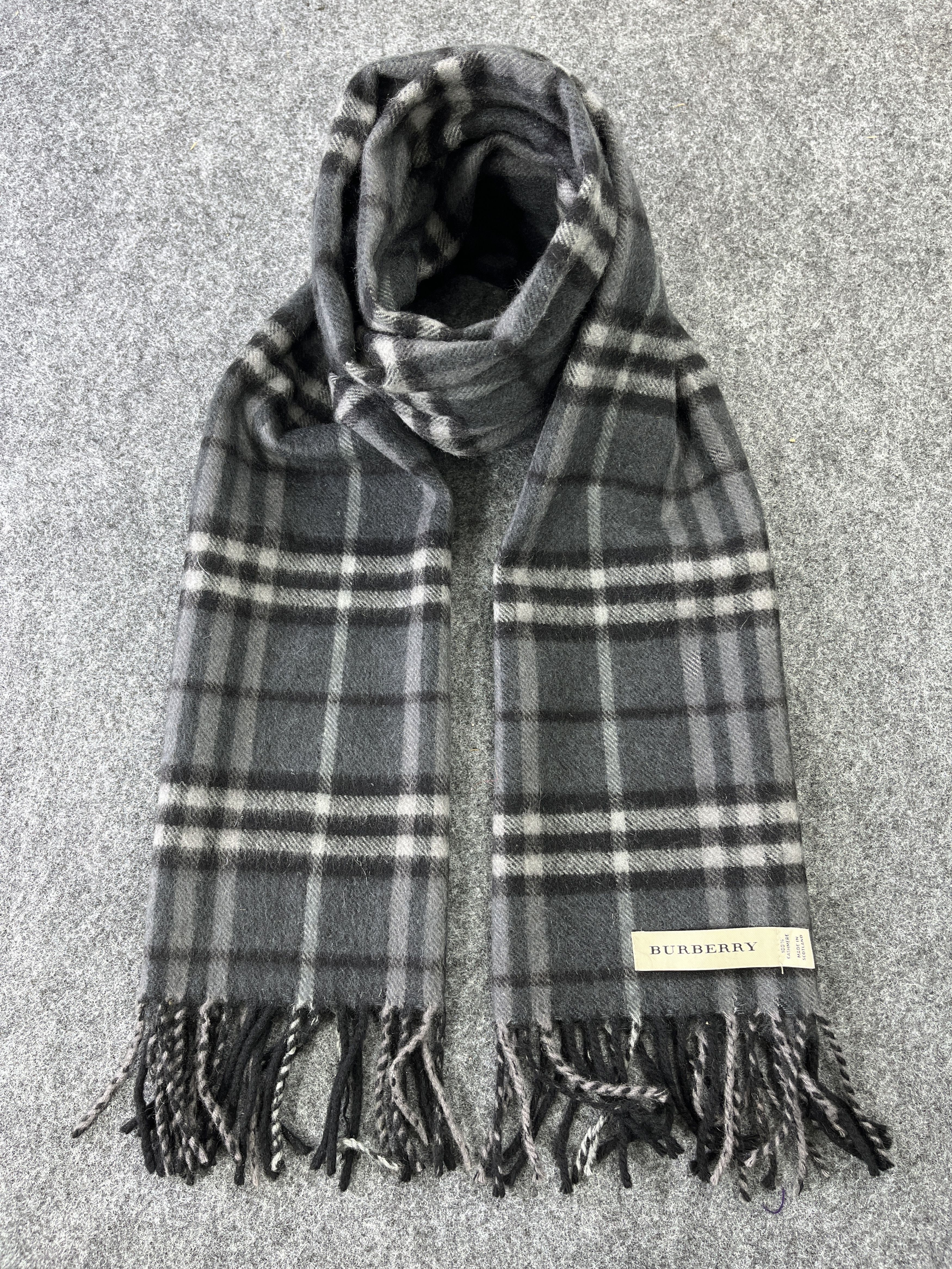Burberry × Vintage Burberry Scarf / Muffler / Neckwear T114 Size ONE SIZE - 1 Thumbnail