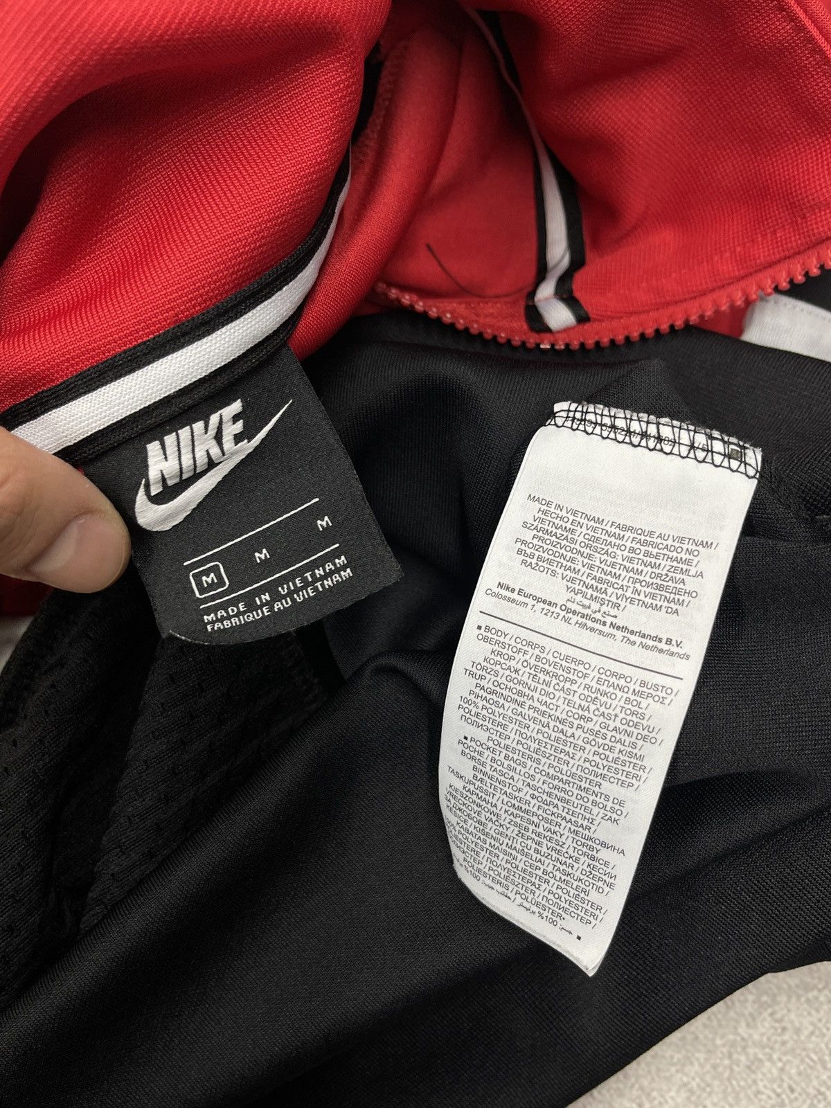 Nike Mens Nike Air Sportswear 1/4 Half Zip Black/Red ACG TECH Size US M / EU 48-50 / 2 - 8 Thumbnail