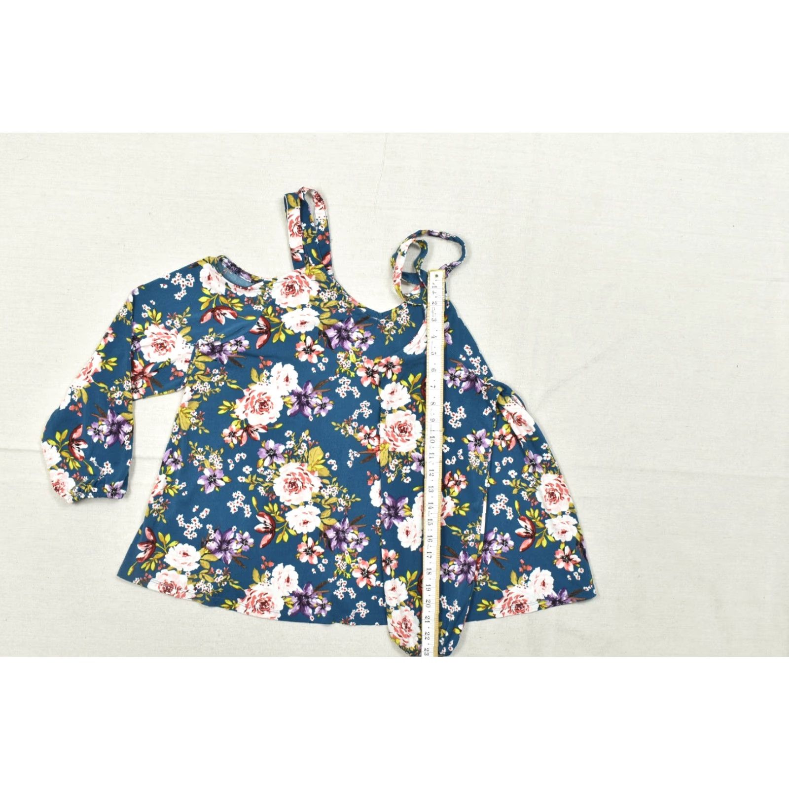 Torrid Torrid Blouse Blue Floral Cold Shoulder V-Neck Long Sleeve Top Women Plus Size 0 Size XS / US 0-2 / IT 36-38 - 3 Thumbnail
