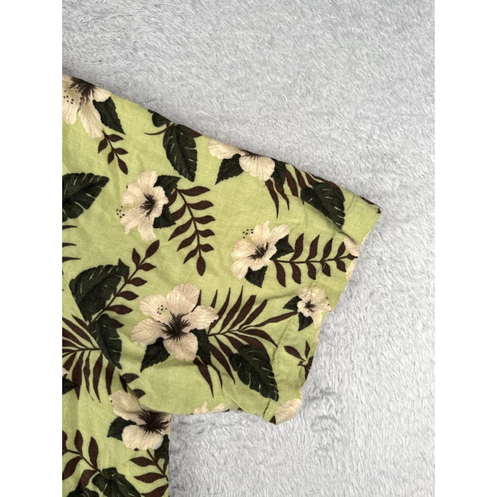 Vintage Puritan Shirt Men Extra Large Green Floral Hawaiian 100% Rayon Short Sleeve Button-Up Size US XL / EU 56 / 4 - 2 Thumbnail