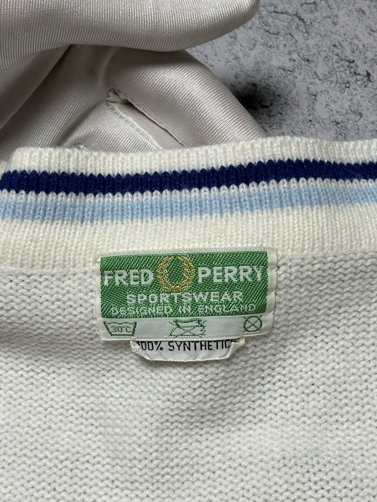 Fred Perry Vintage 80s Freed Perry V-Neck Knit Sweater Size US L / EU 52-54 / 3 - 7 Thumbnail