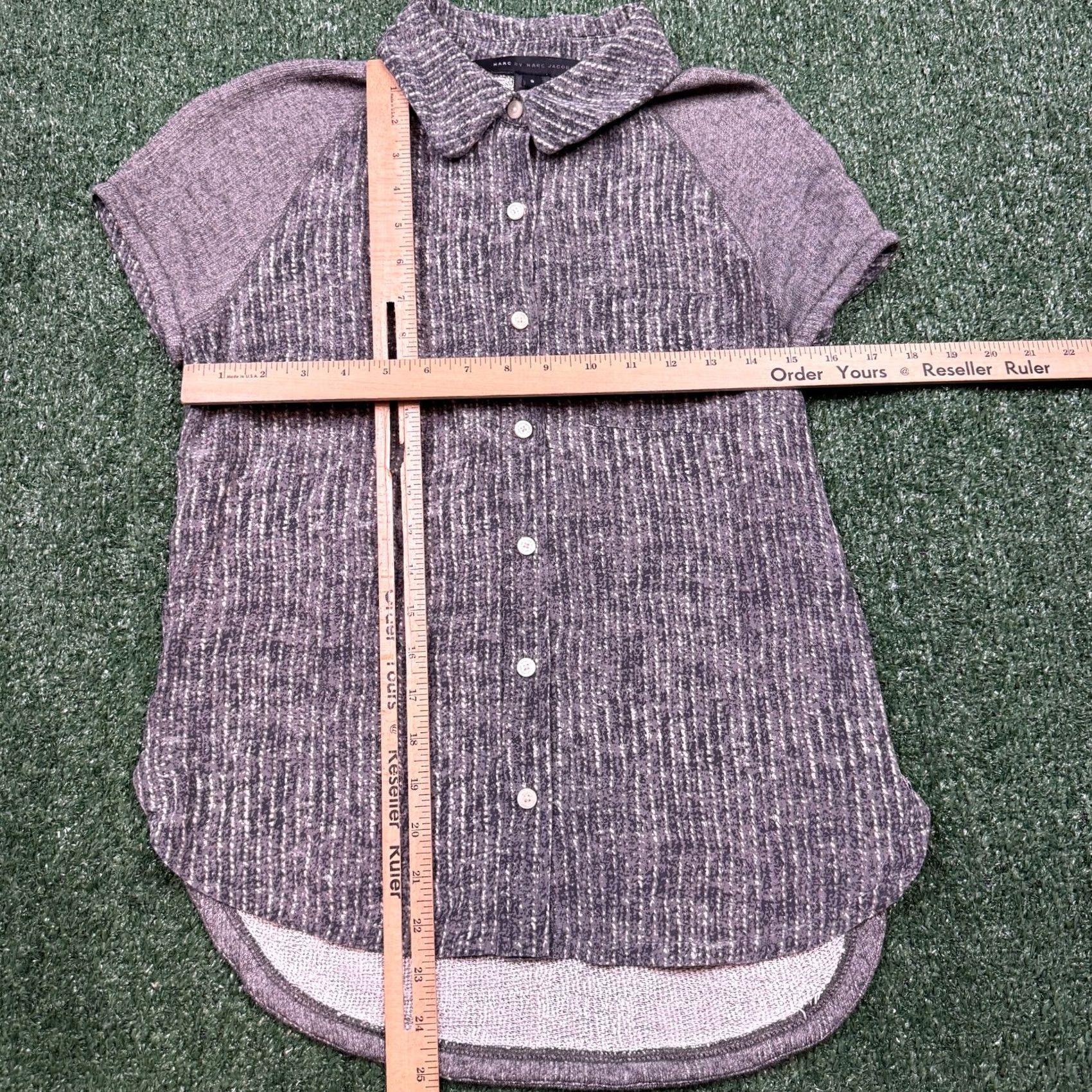 Marc by Marc Jacobs Marc by Marc Jacobs Button Up Shirt Women's S Gray Short Sleeve Geometric Casual Designer Button-Up Shirt Mens? Size S / US 4 / IT 40 - 3 Thumbnail